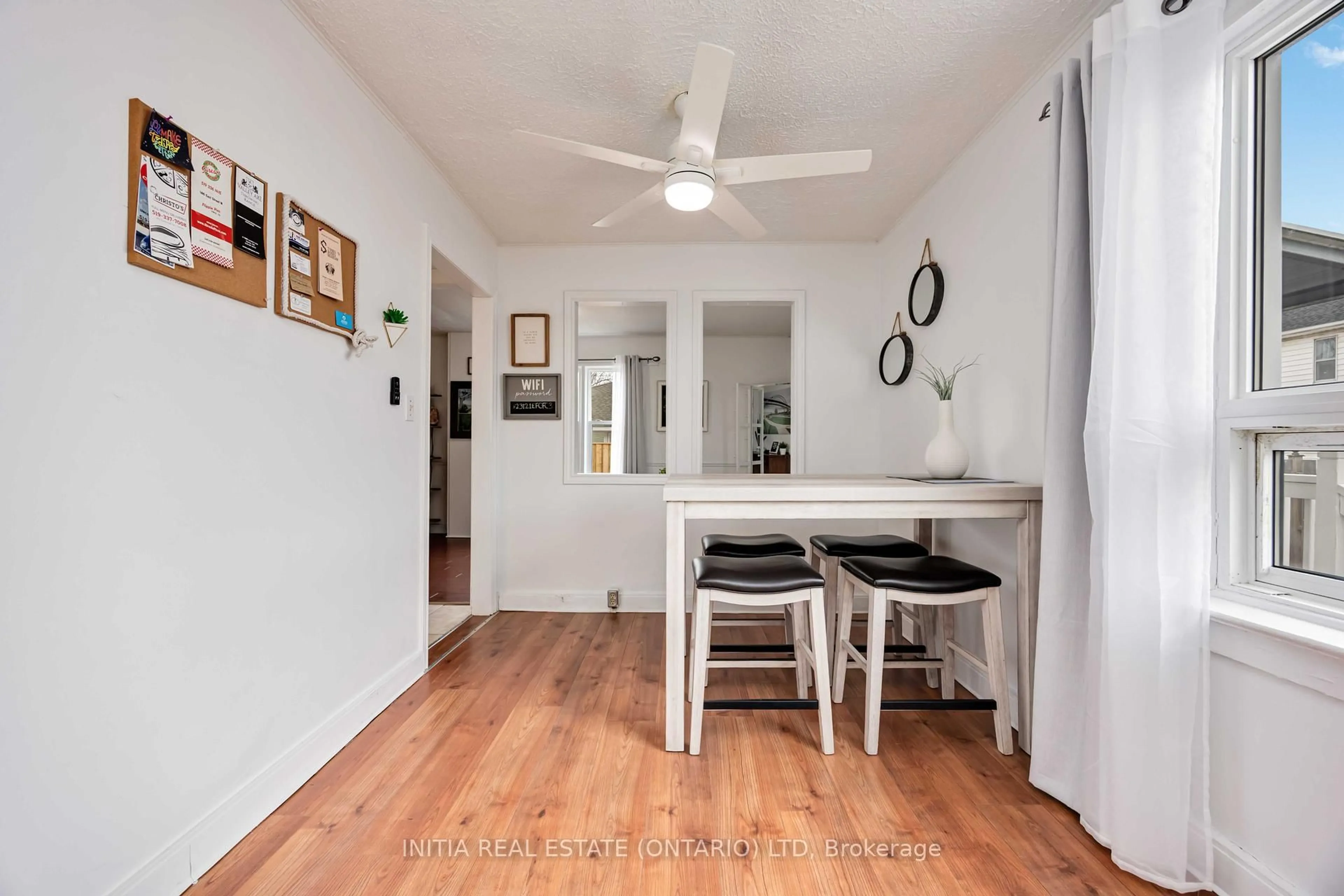 A pic of a room for 187 Maxwell St, Sarnia Ontario N7T 5C2