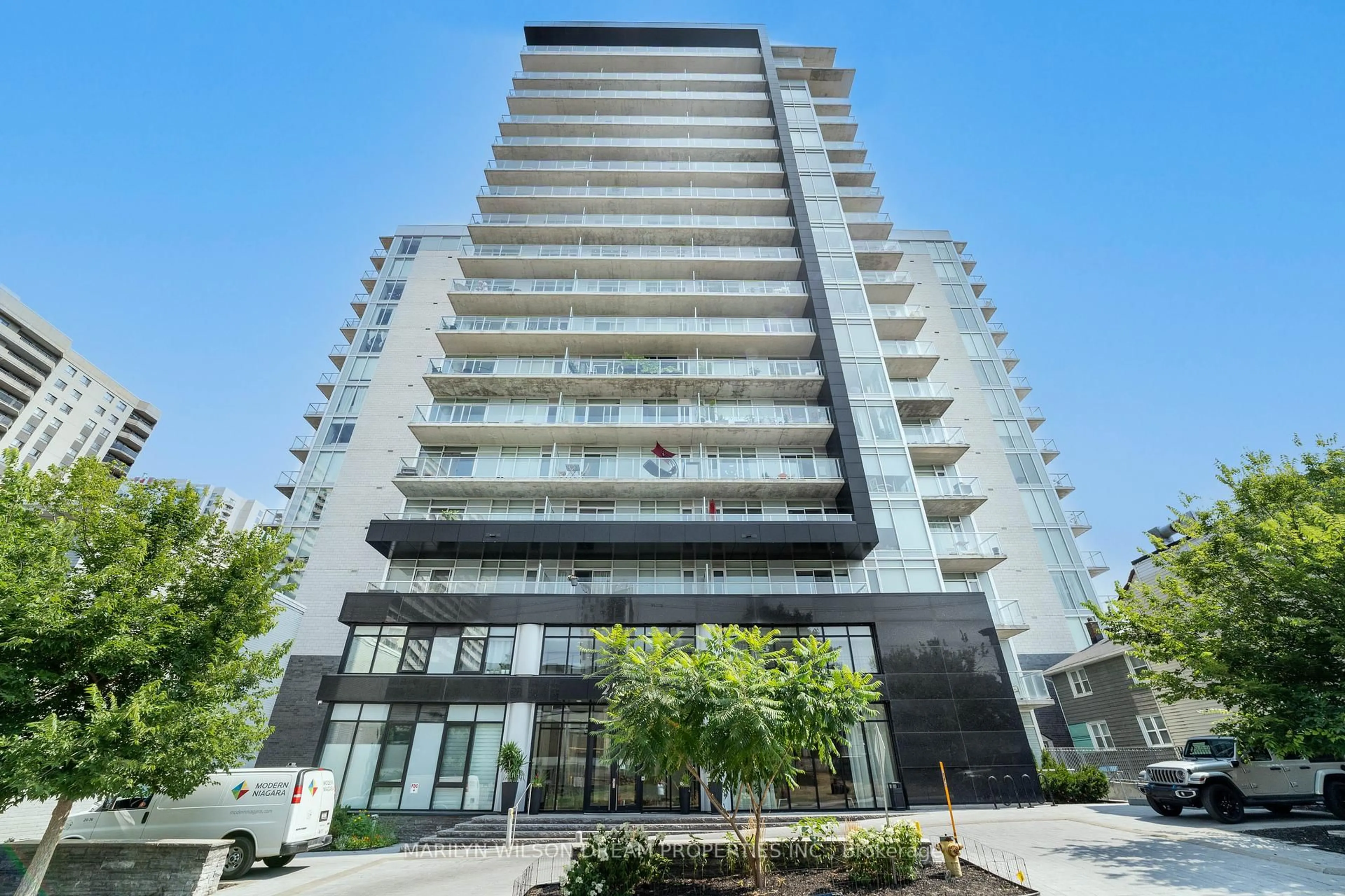 Unknown for 255 Bay St #406, Ottawa Ontario K1R 0C5