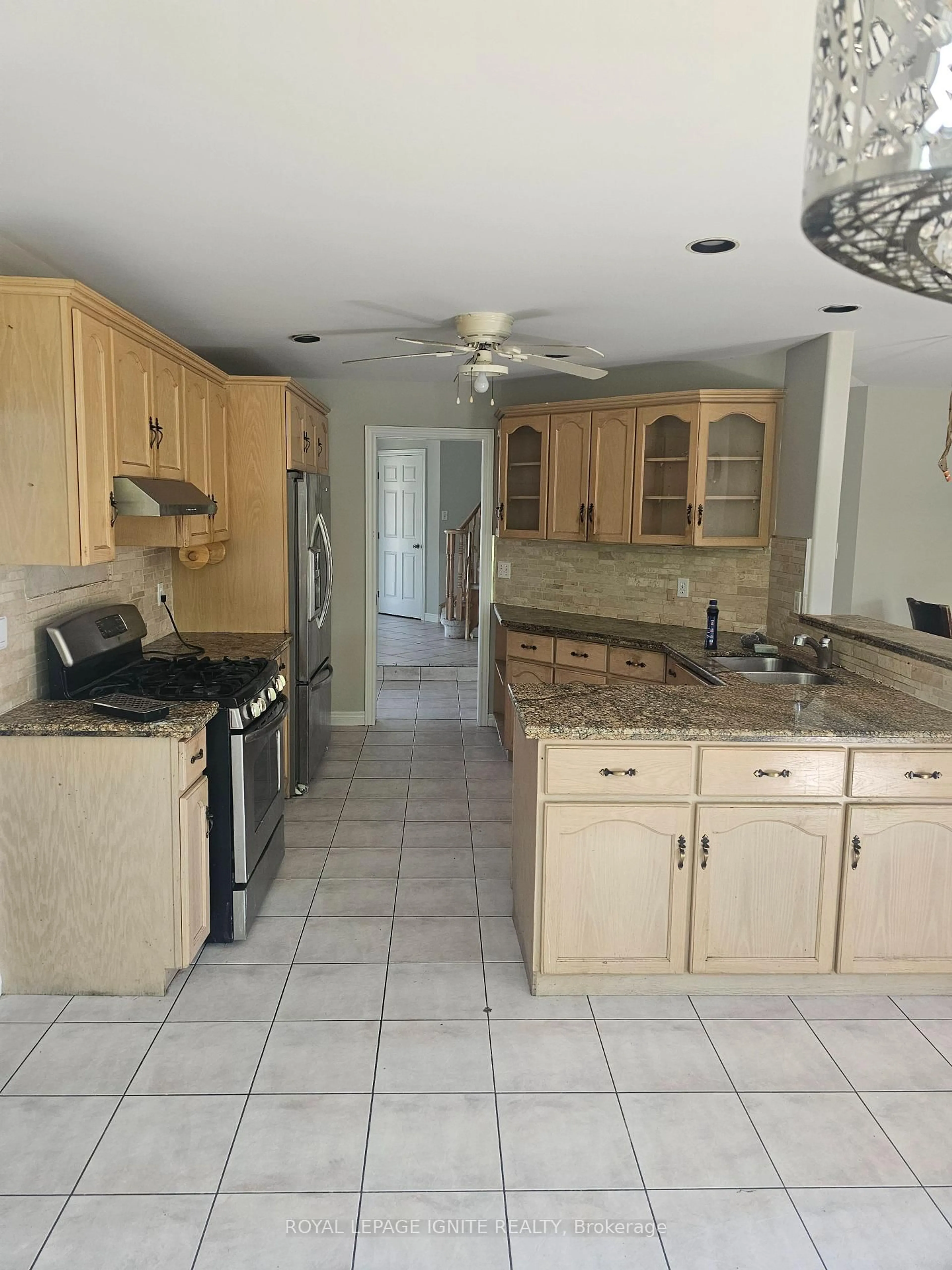 Unknown for 79 Gatestone Dr, Hamilton Ontario L8J 3T7