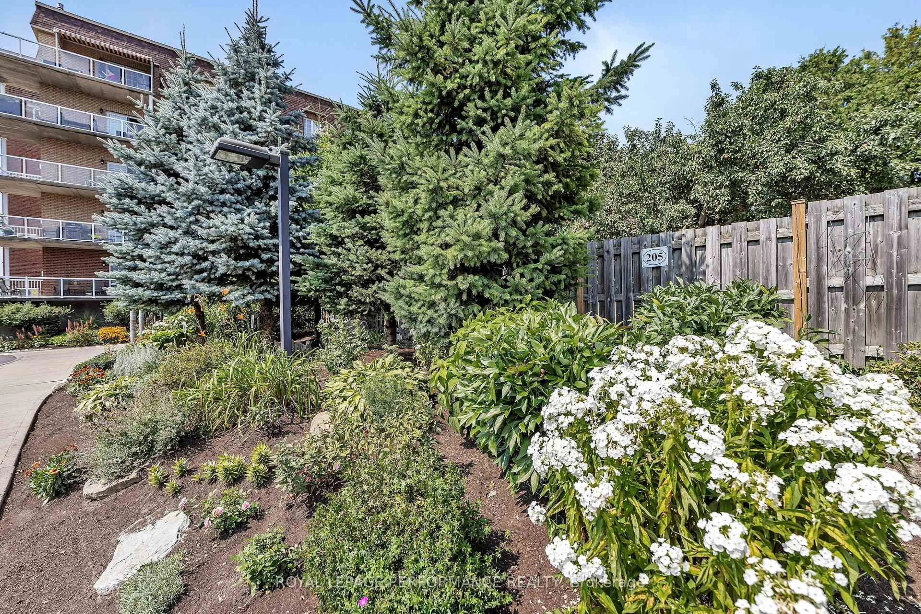 Patio, street for 2360 Albert St #205, Clarence-Rockland Ontario K4K 0C4