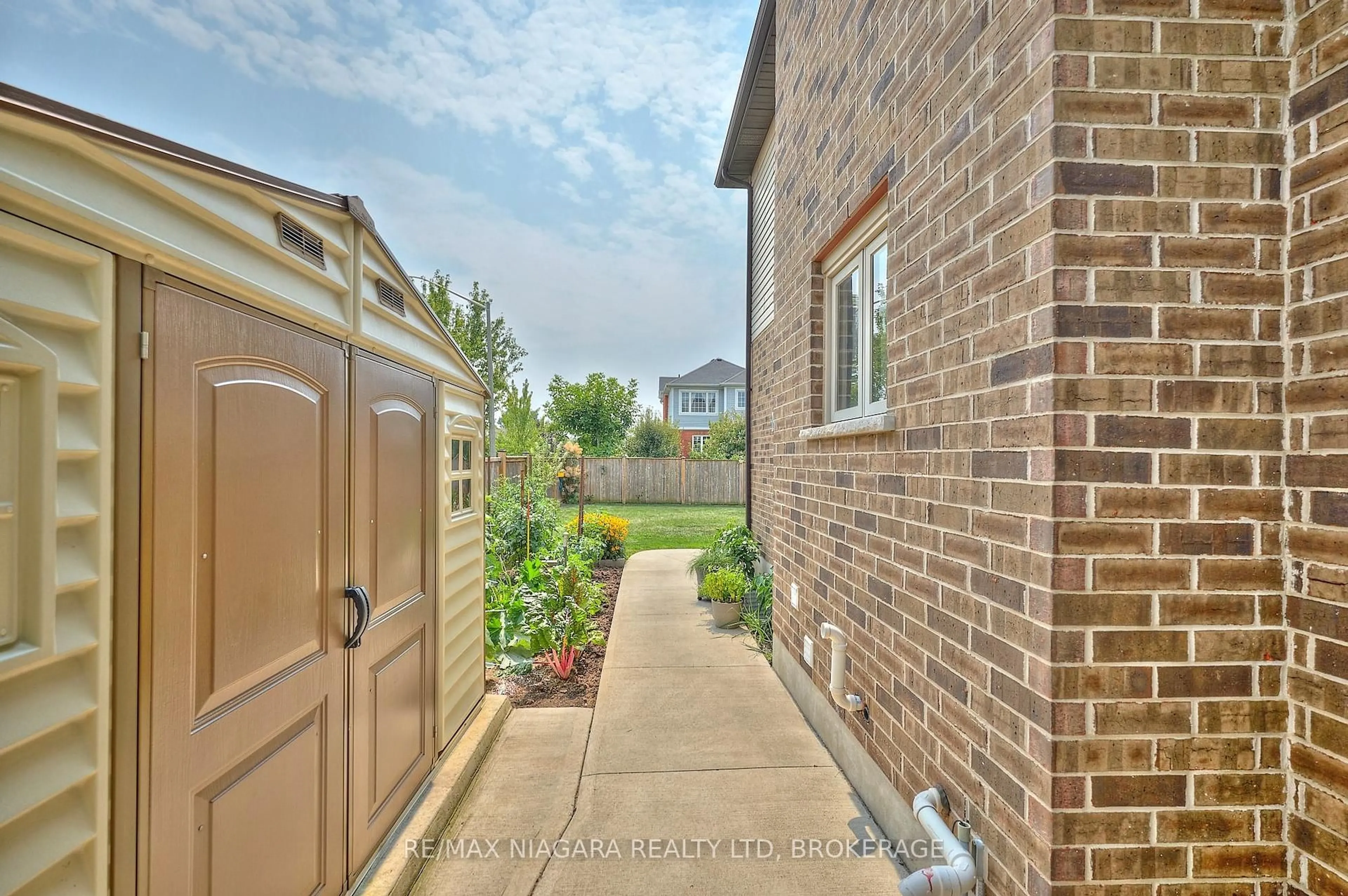 Home with brick exterior material, street for 8786 Angie Dr, Niagara Falls Ontario L2H 0H9