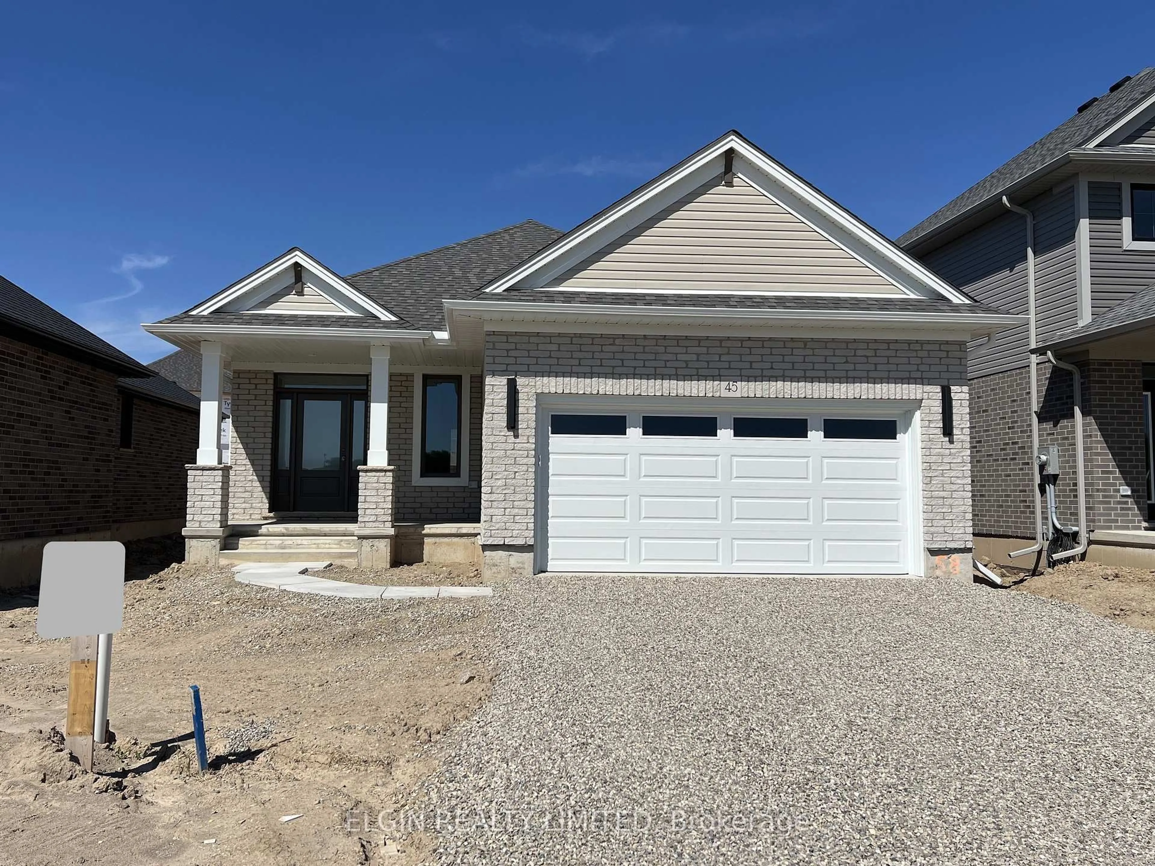Home with vinyl exterior material, street for 45 Hemlock Cres, Aylmer Ontario N5H 0C1