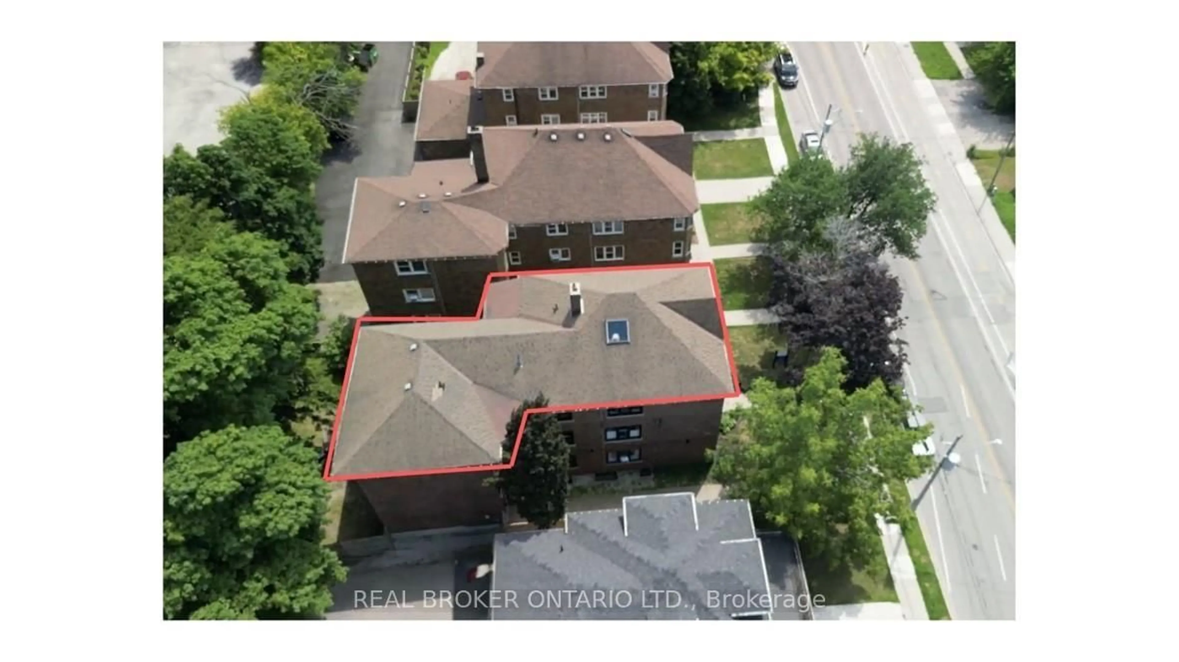 A pic from outside/outdoor area/front of a property/back of a property/a pic from drone, unknown for 112 Margaret Ave, Kitchener Ontario N2H 4H6