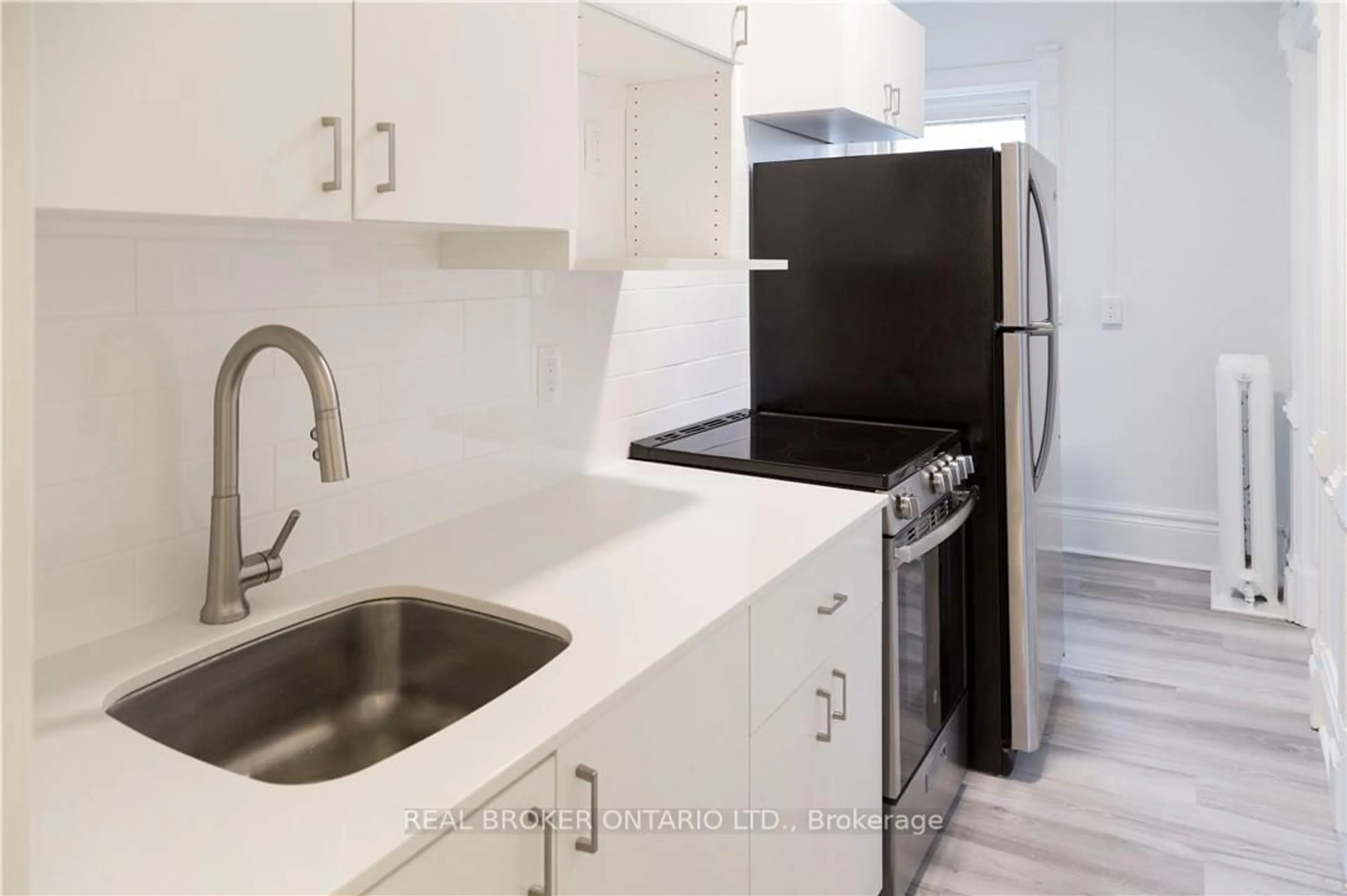 Standard kitchen, unknown for 44 Weber St, Kitchener Ontario N2H 3Z2