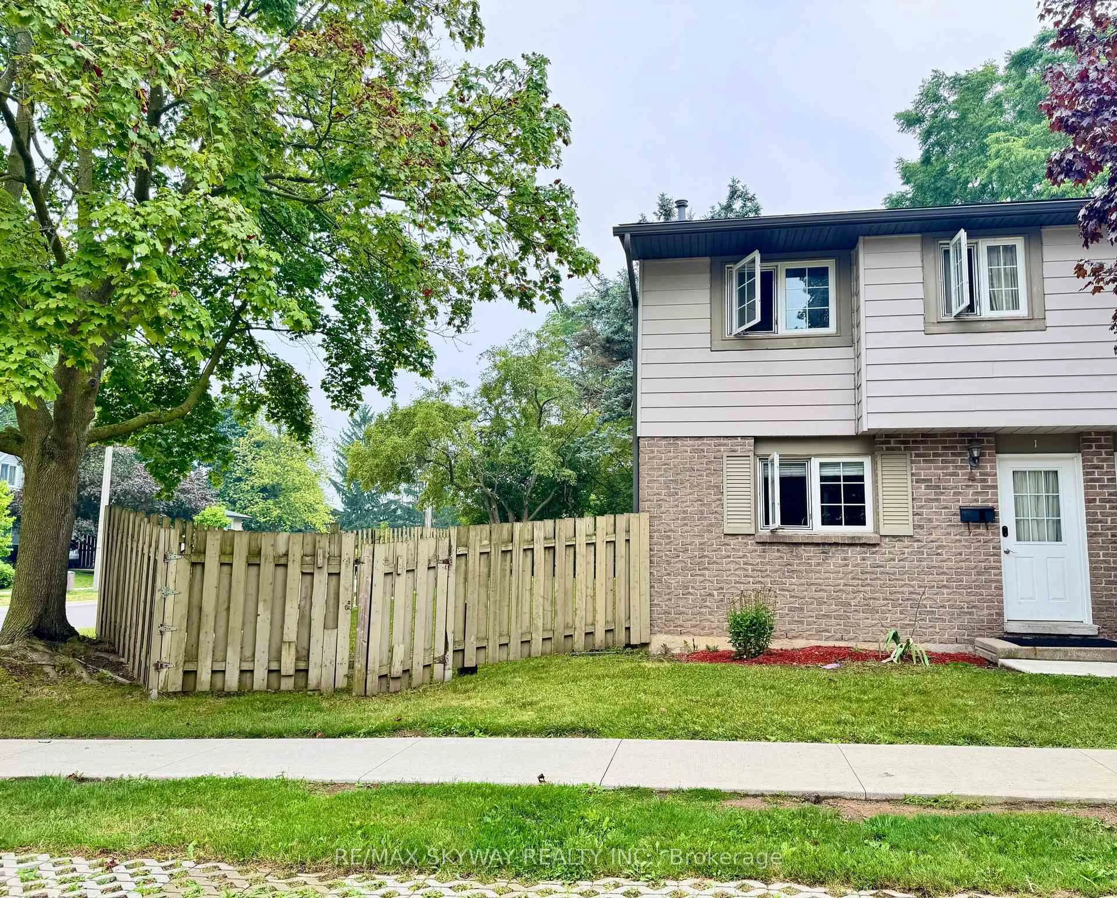 A pic from outside/outdoor area/front of a property/back of a property/a pic from drone, street for 294 Fergus Ave #1, Kitchener Ontario N2A 2H5