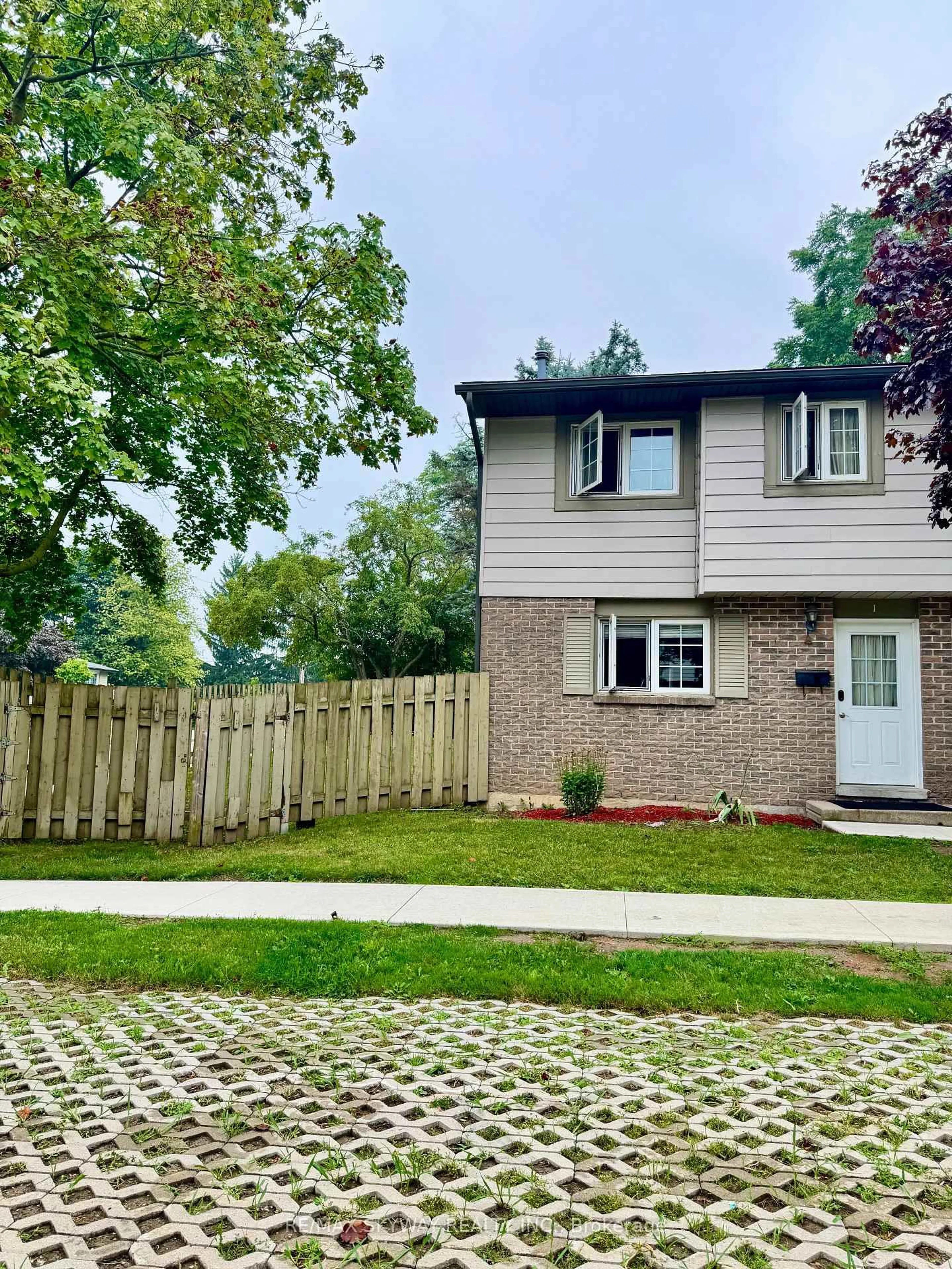 Unknown for 294 Fergus Ave #1, Kitchener Ontario N2A 2H5