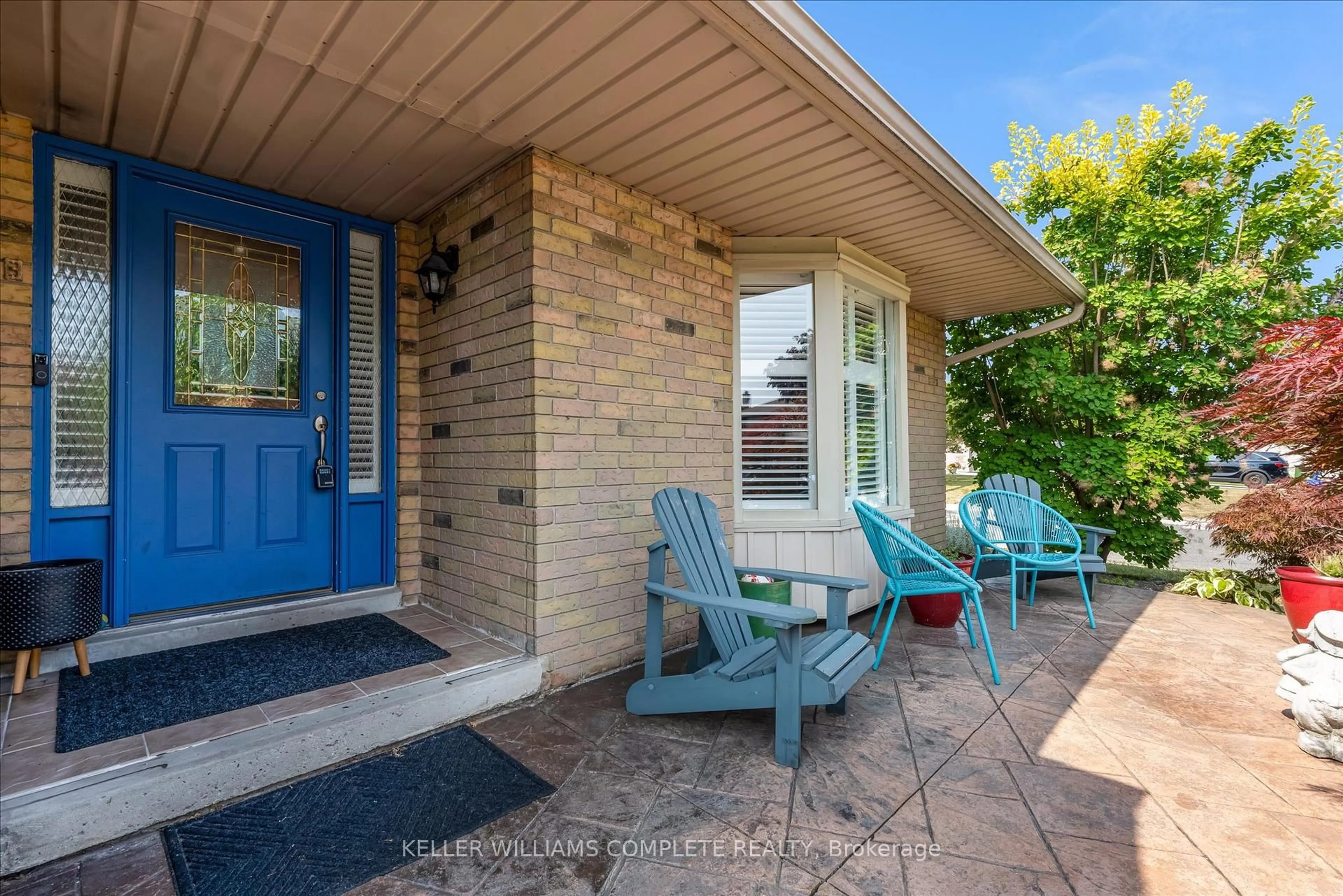 Patio, street for 456 Acadia Dr, Hamilton Ontario L8W 3A4