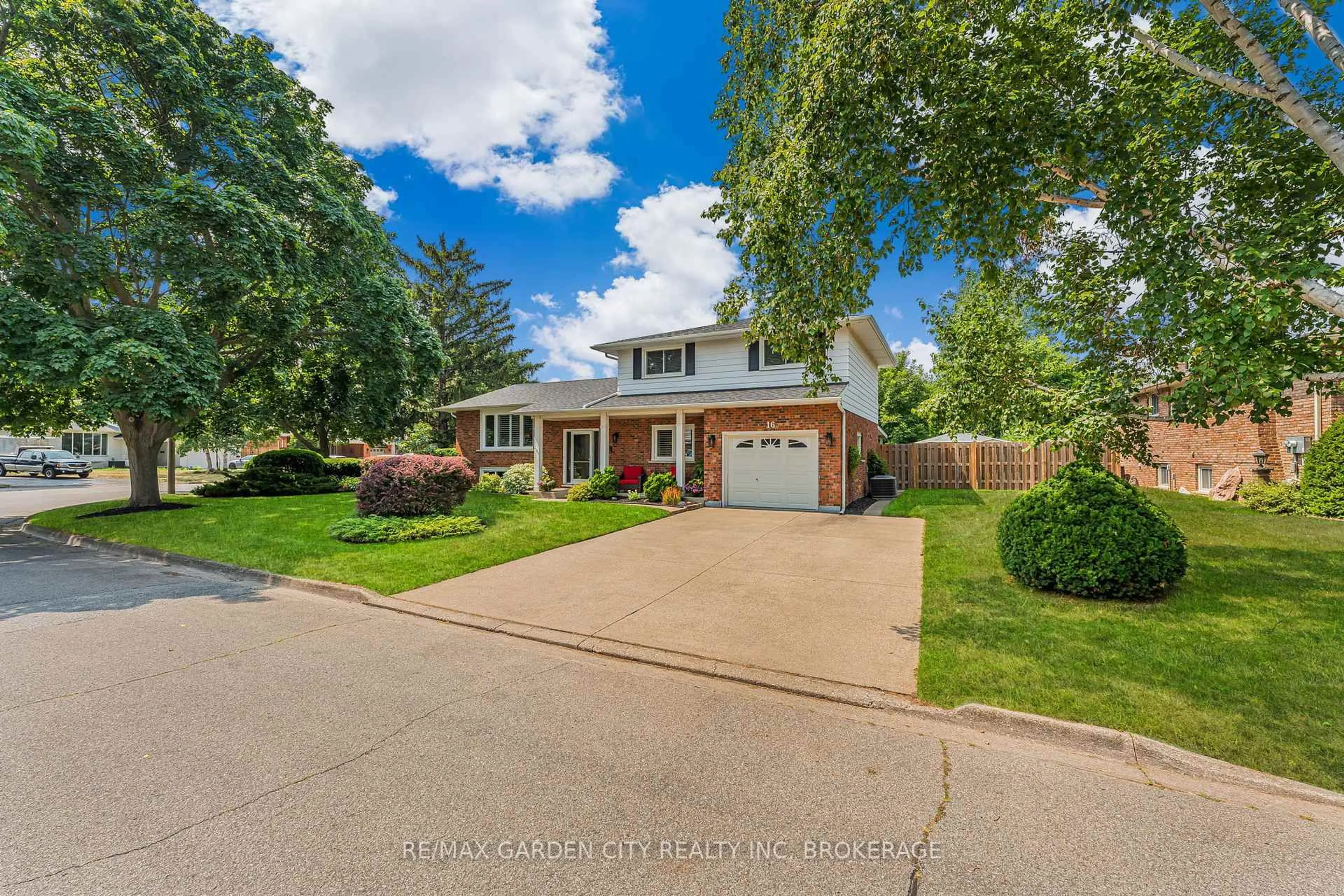 Unknown for 16 Meadowbrook Cres, St. Catharines Ontario L2M 7H1