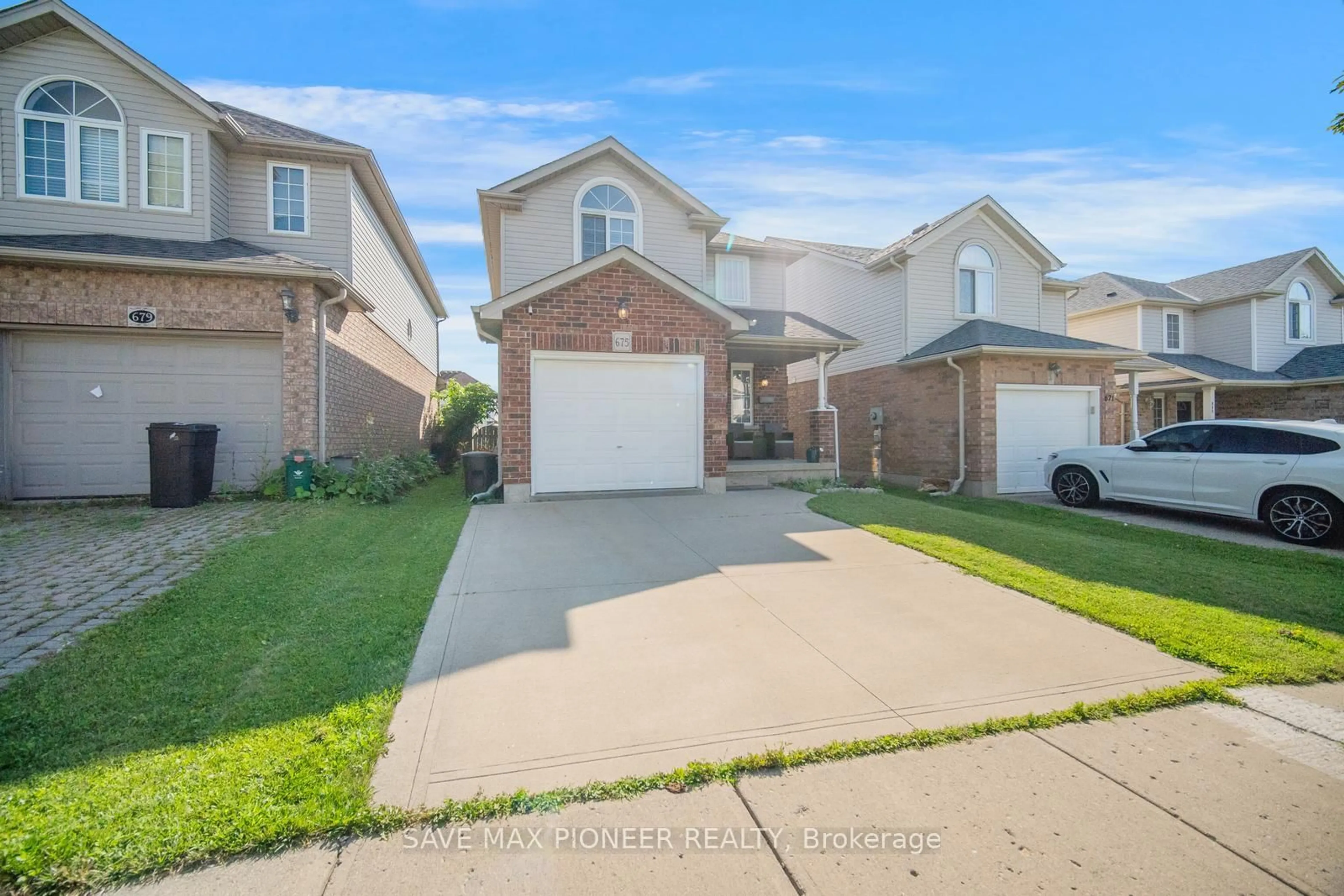 A pic from outside/outdoor area/front of a property/back of a property/a pic from drone, street for 675 Karlsfeld Rd, Waterloo Ontario N2T 2V3