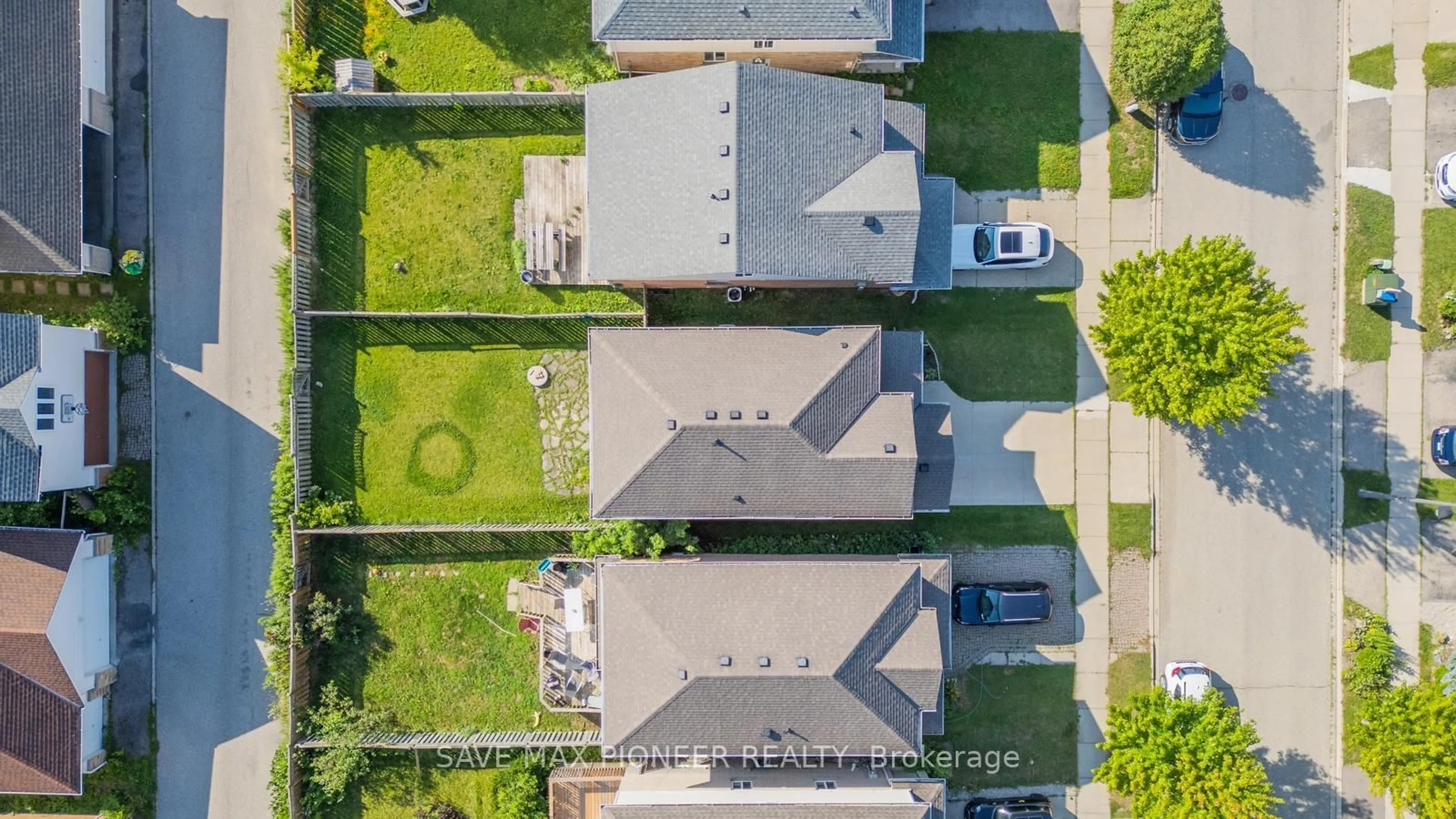 A pic from outside/outdoor area/front of a property/back of a property/a pic from drone, street for 675 Karlsfeld Rd, Waterloo Ontario N2T 2V3