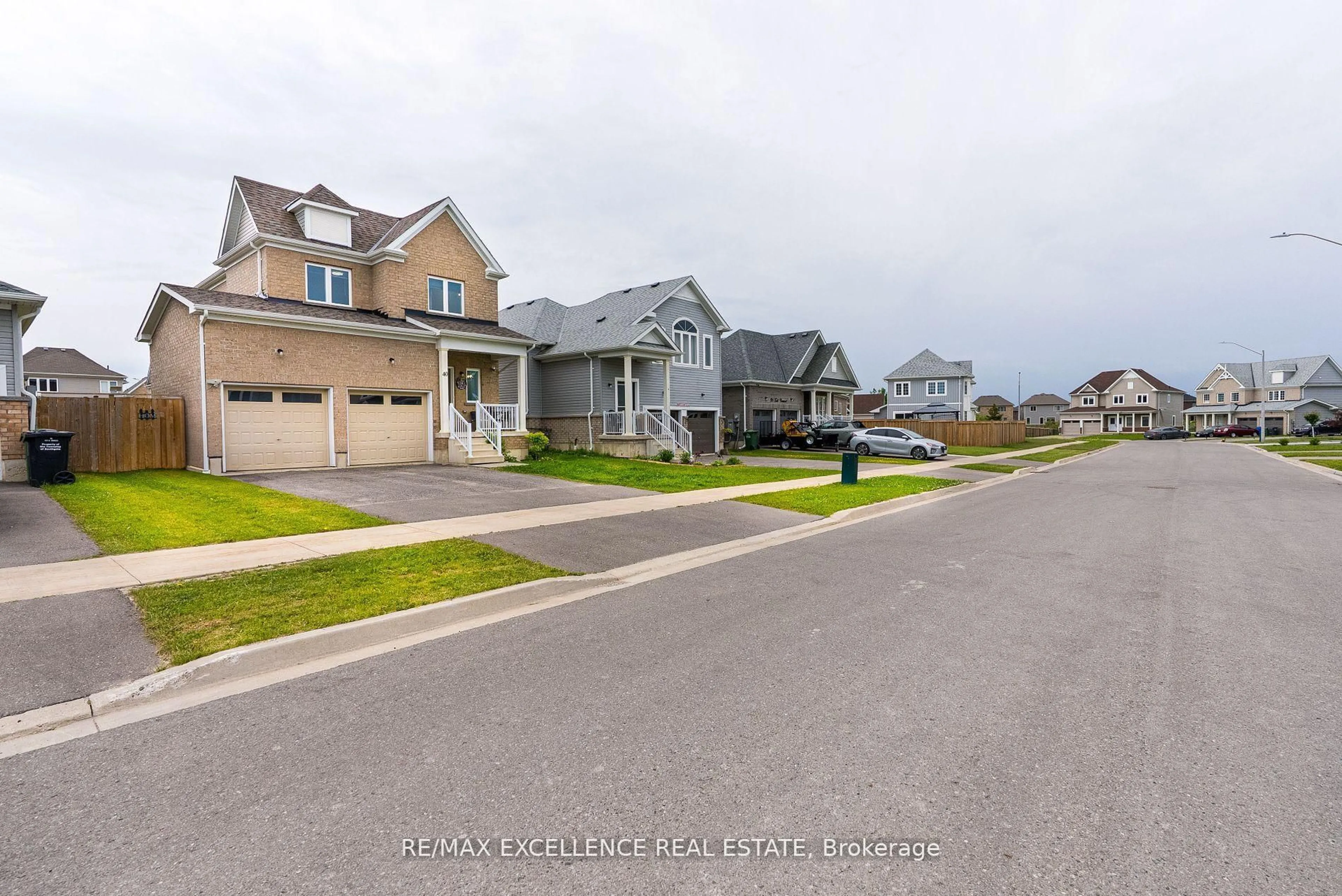 A pic from outside/outdoor area/front of a property/back of a property/a pic from drone, street for 40 Todd Cres, Southgate Ontario N0C 1B0