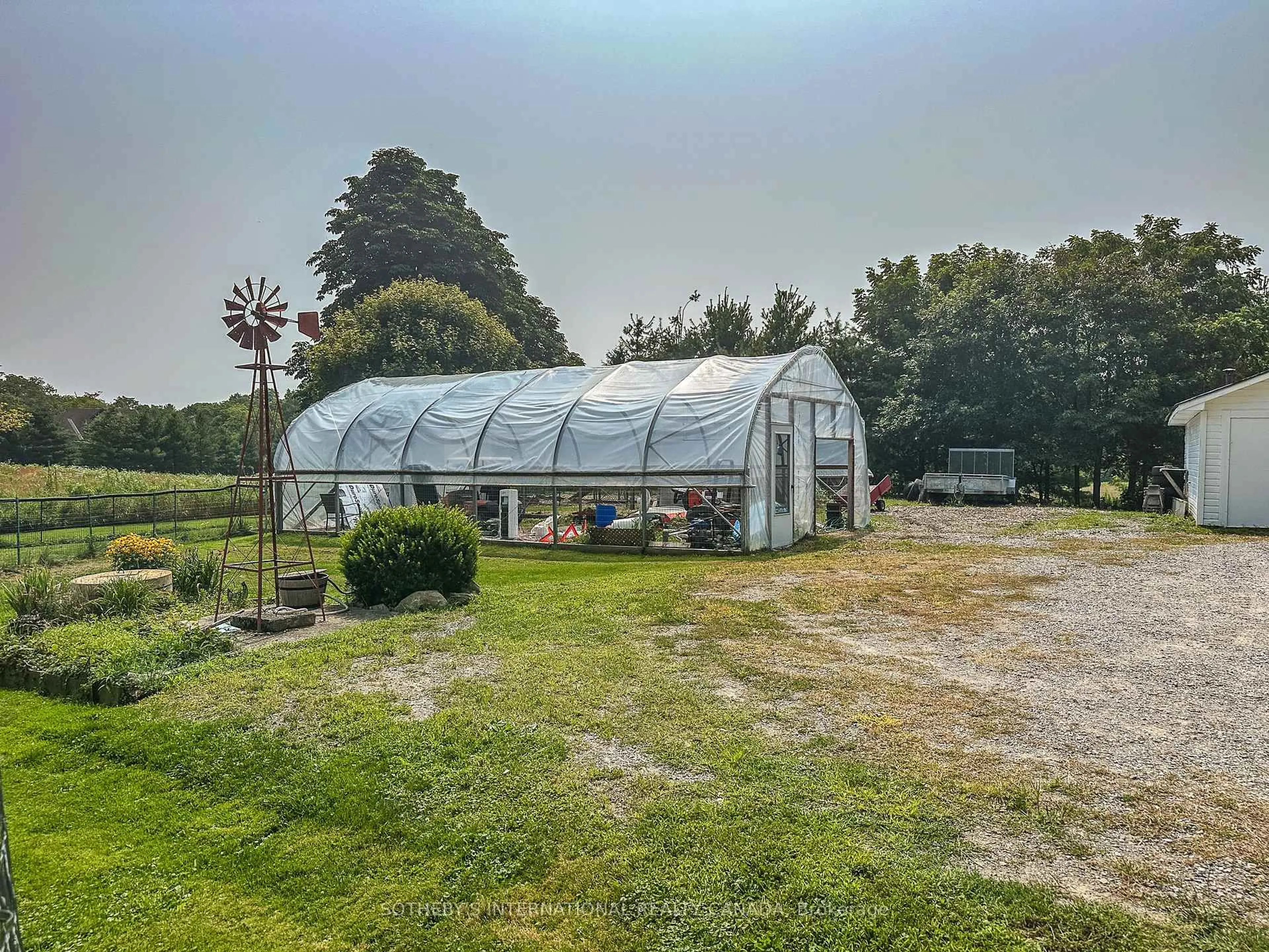 A pic from outside/outdoor area/front of a property/back of a property/a pic from drone, unknown for 258 Lynn Valley Rd, Norfolk Ontario N3Y 4K2