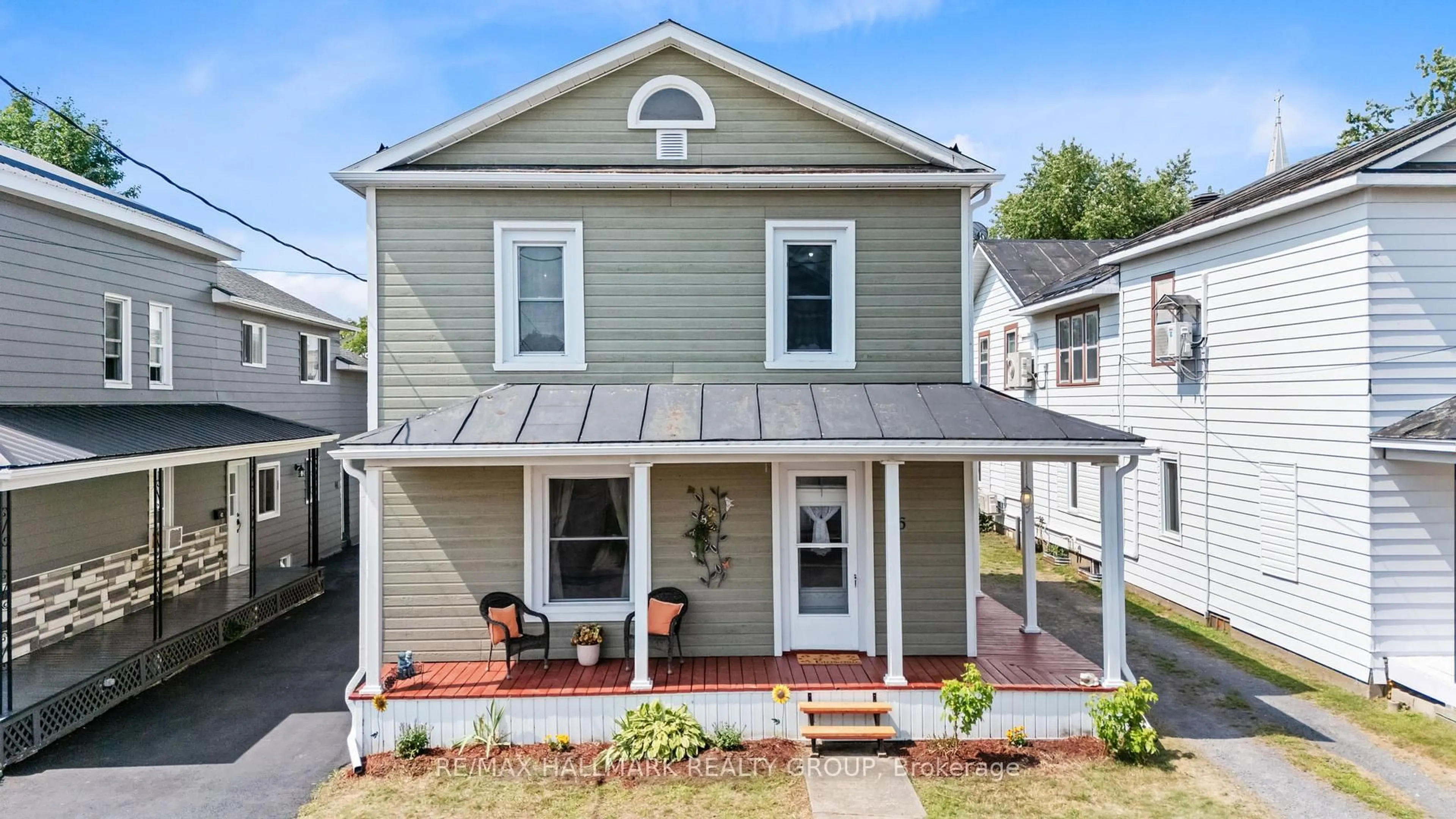 Home with vinyl exterior material, street for 36 Du Moulin St, Alfred and Plantagenet Ontario K0B 1A0