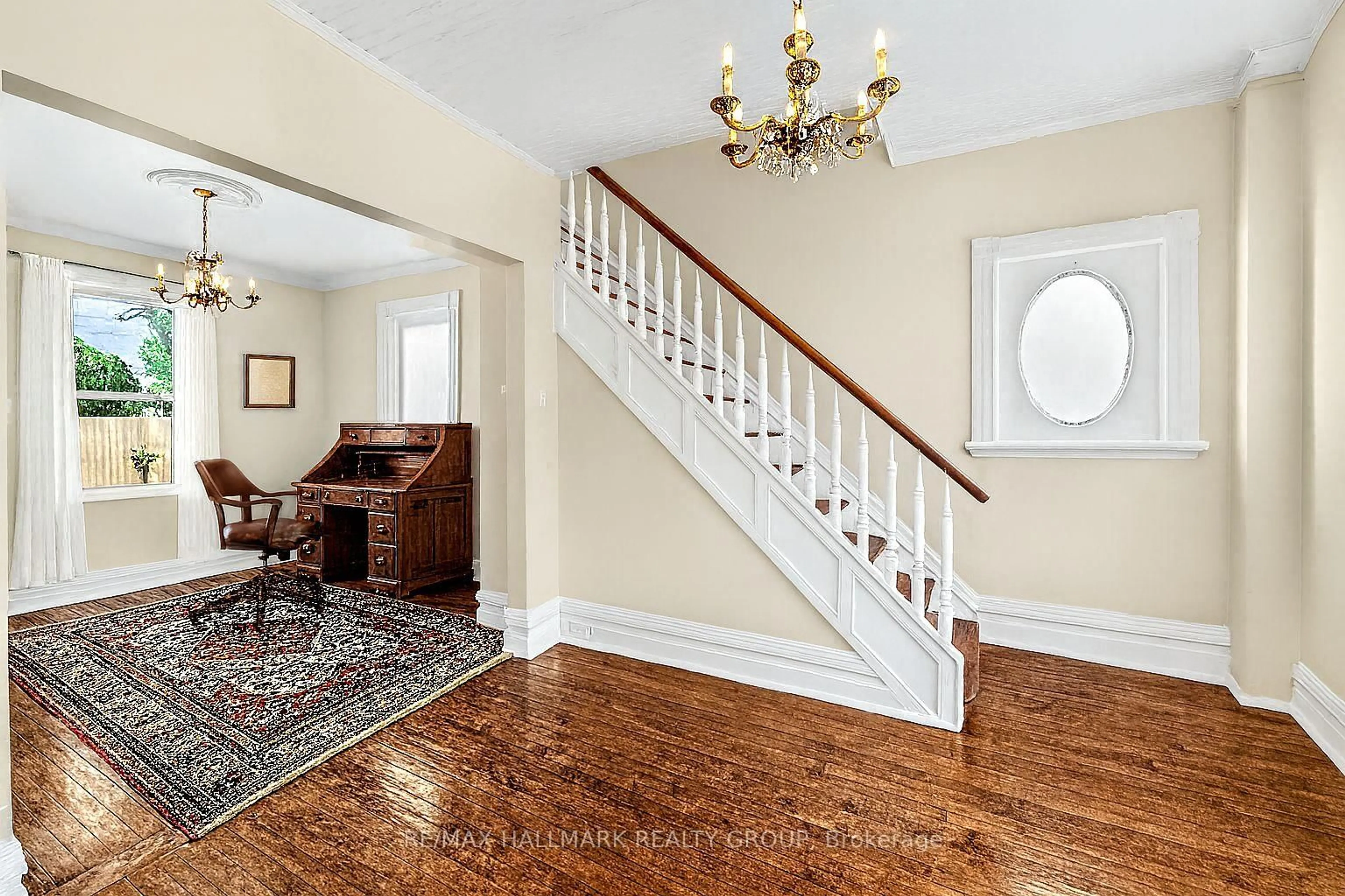 Indoor entryway for 36 Du Moulin St, Alfred and Plantagenet Ontario K0B 1A0