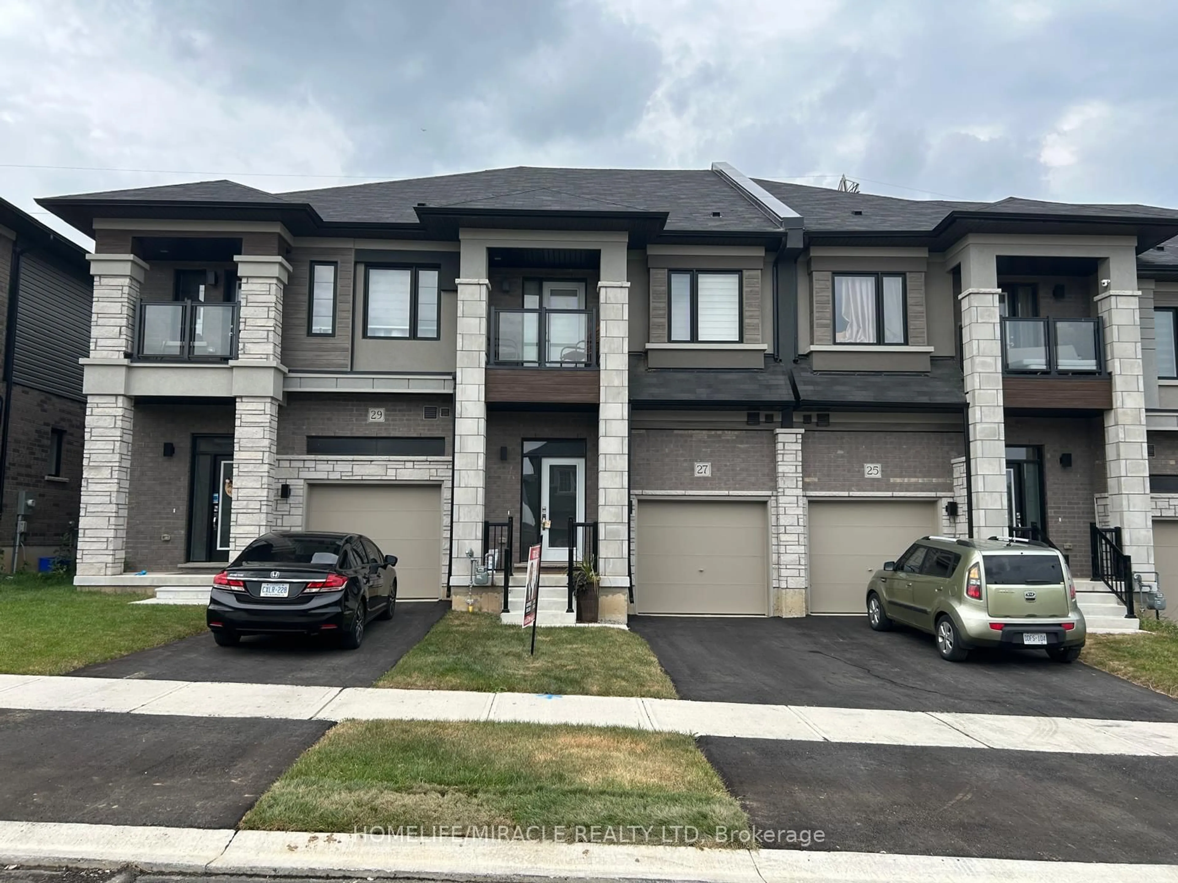 A pic from outside/outdoor area/front of a property/back of a property/a pic from drone, street for 27 George Briar Dr, Brant Ontario N3L 0L1