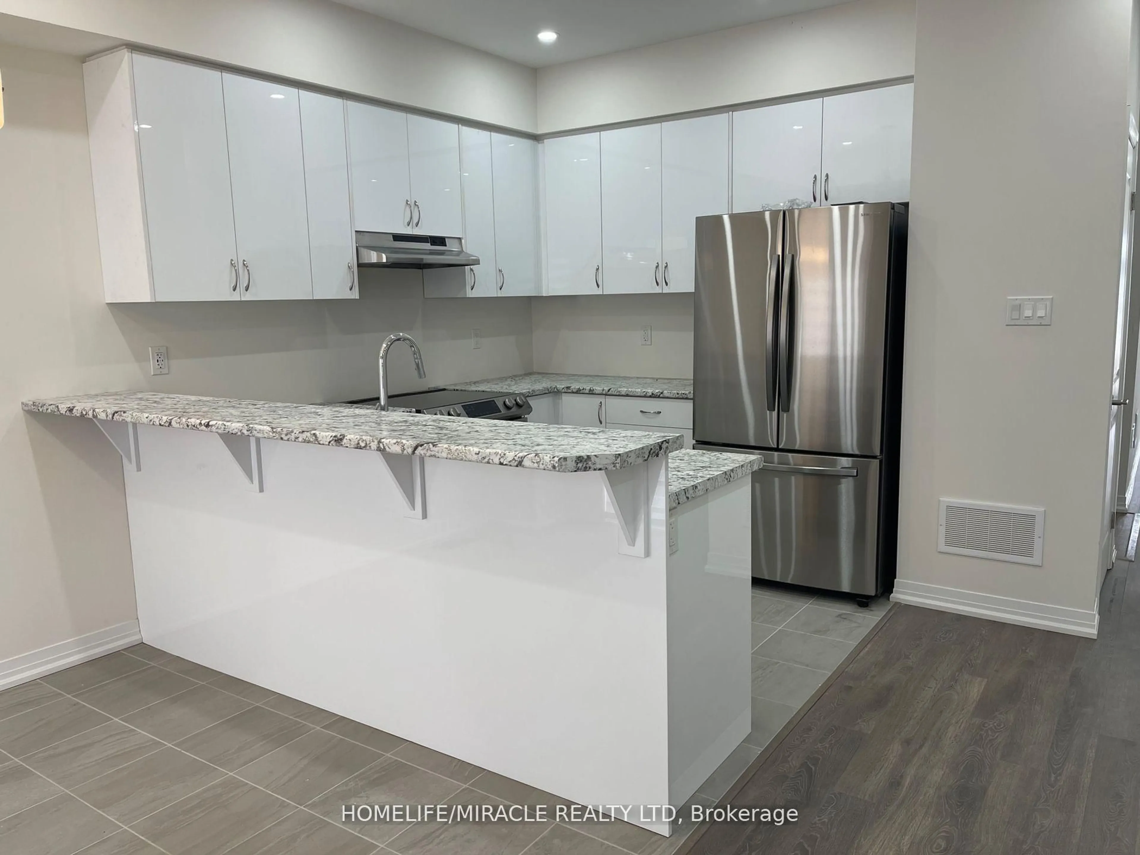 Open concept kitchen, unknown for 27 George Briar Dr, Brant Ontario N3L 0L1