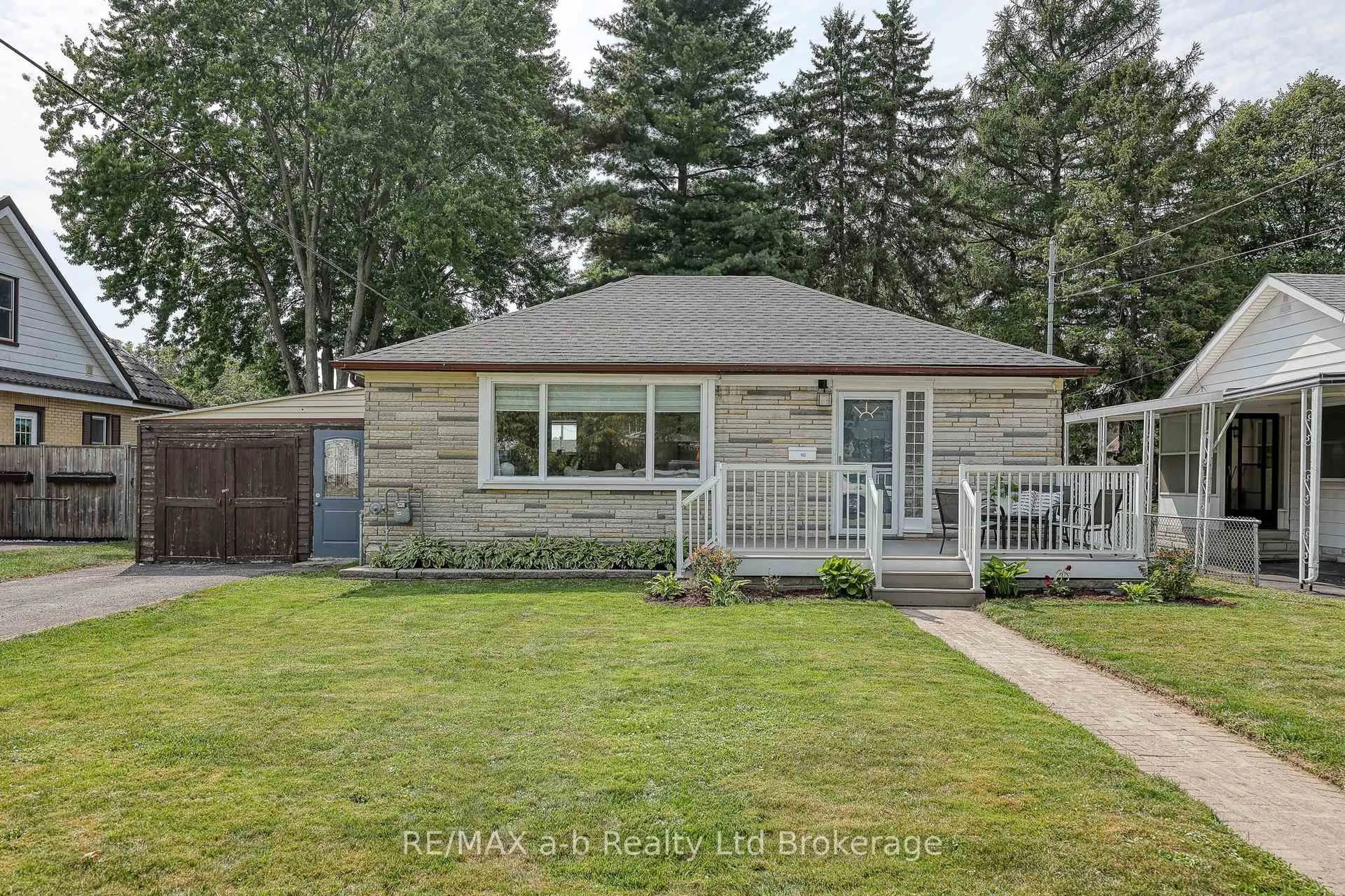 Unknown for 182 Waterloo St, Woodstock Ontario N4S 2T7