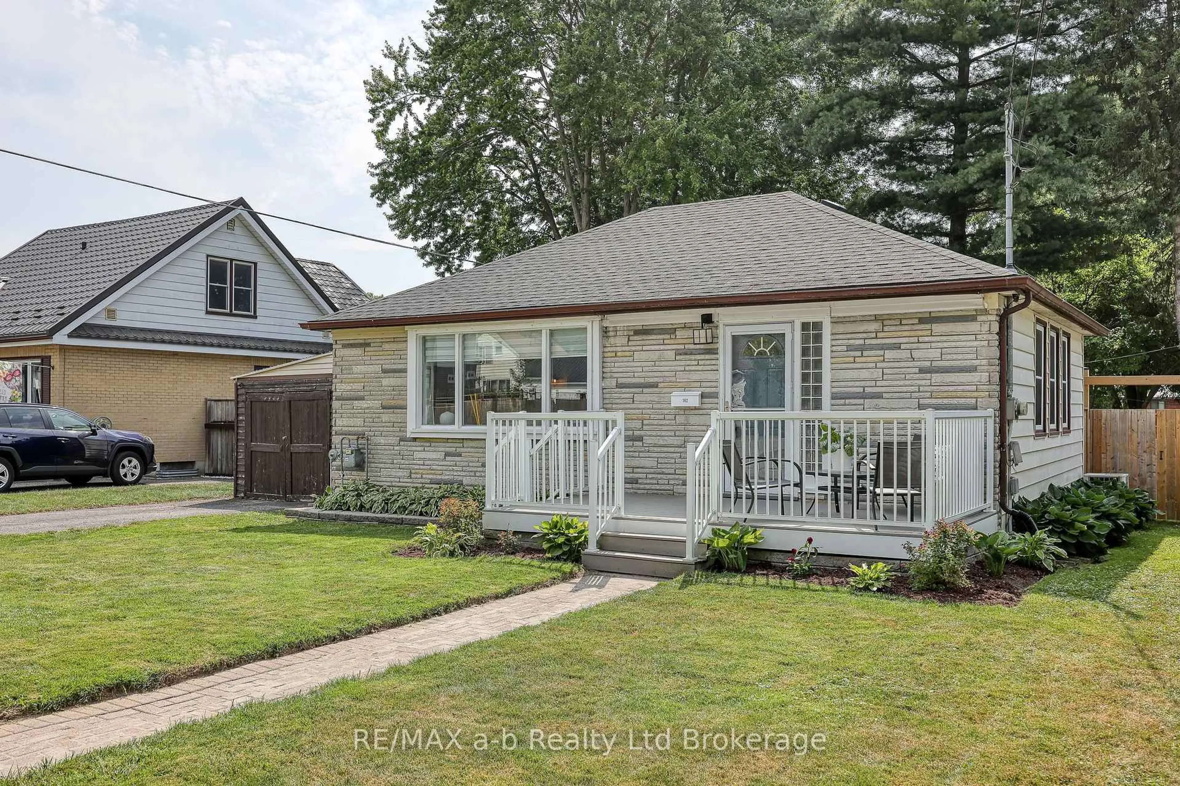 Home with brick exterior material, street for 182 Waterloo St, Woodstock Ontario N4S 2T7