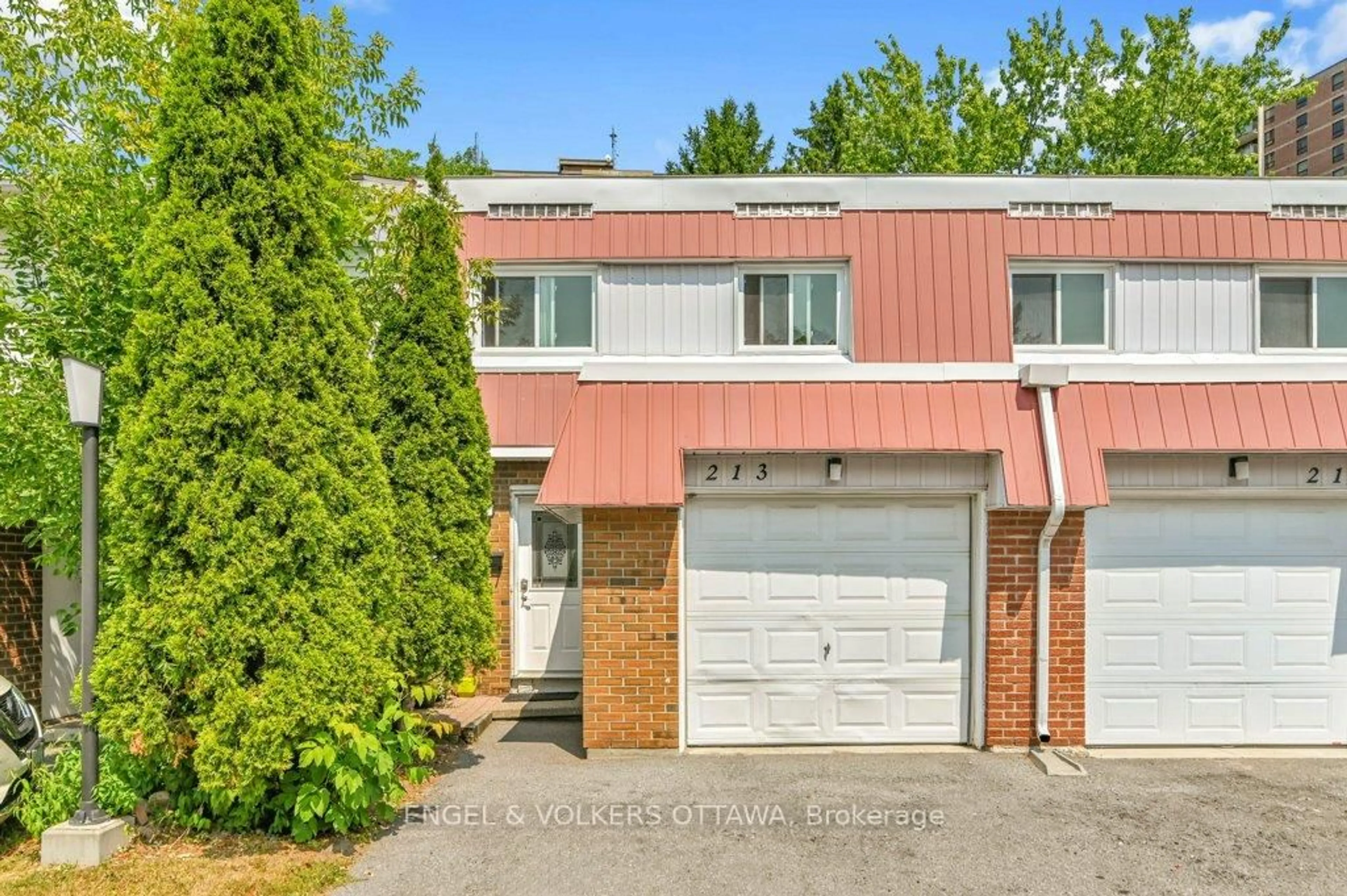 Unknown for 213 Romulus Private #107, Ottawa Ontario K1K 3Y2