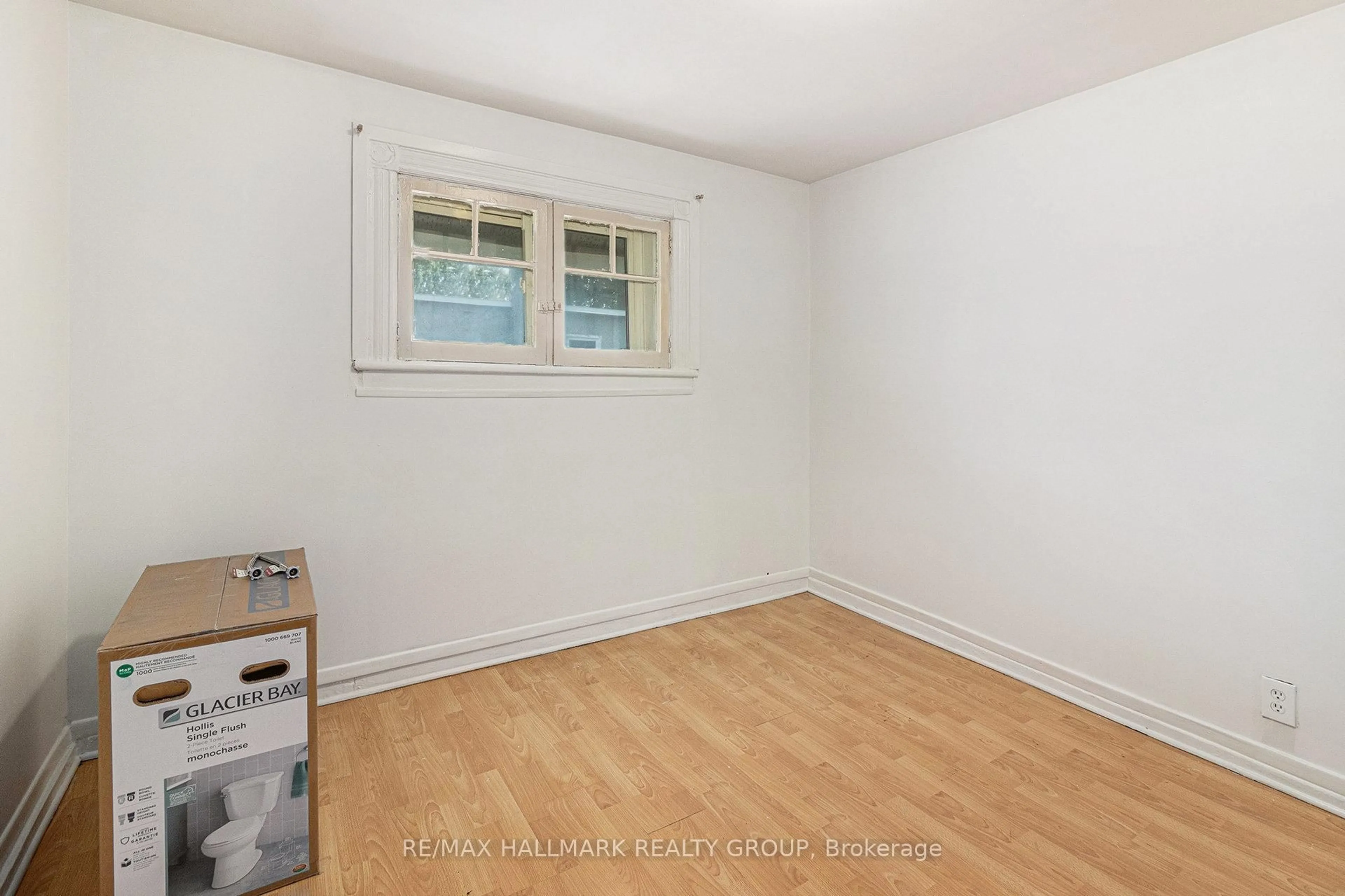 A pic of a room for 76 Barrette St, Ottawa Ontario K1L 8A3