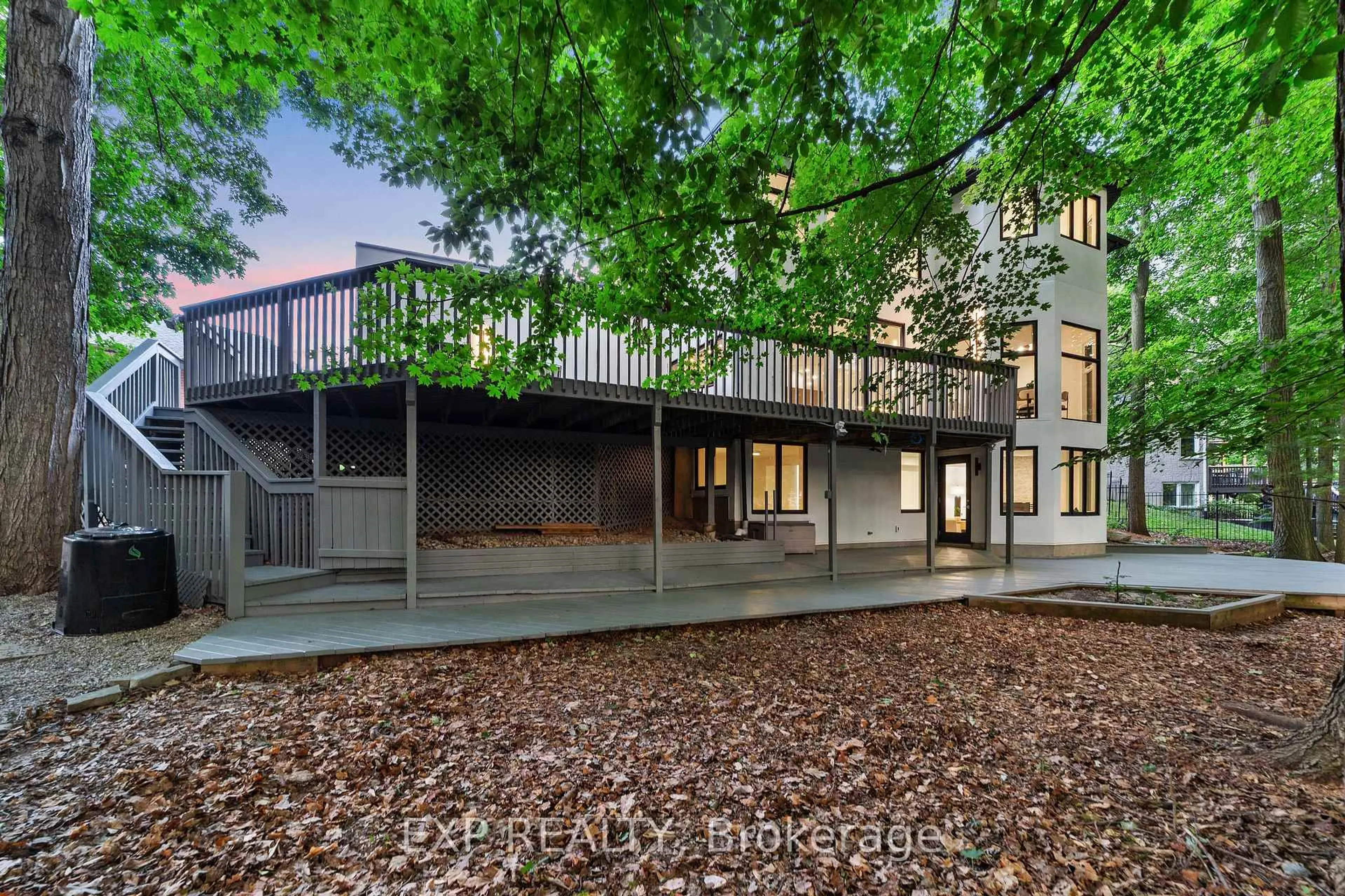 A pic from outside/outdoor area/front of a property/back of a property/a pic from drone, unknown for 52 Birchmount Walk, London South Ontario N6K 4K5