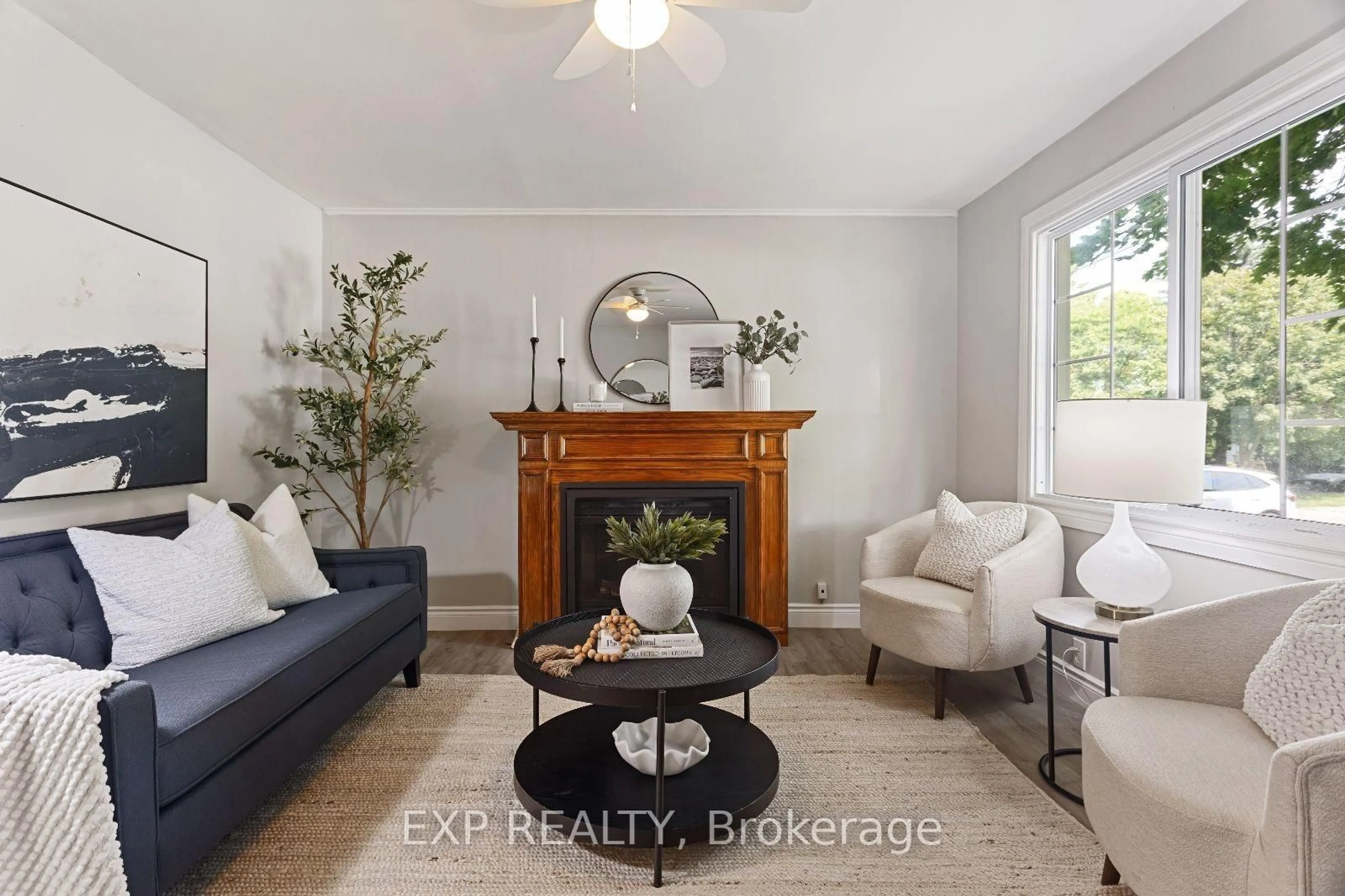 Living room with furniture, unknown for 117 Stuart St, London East Ontario N5Y 1S5