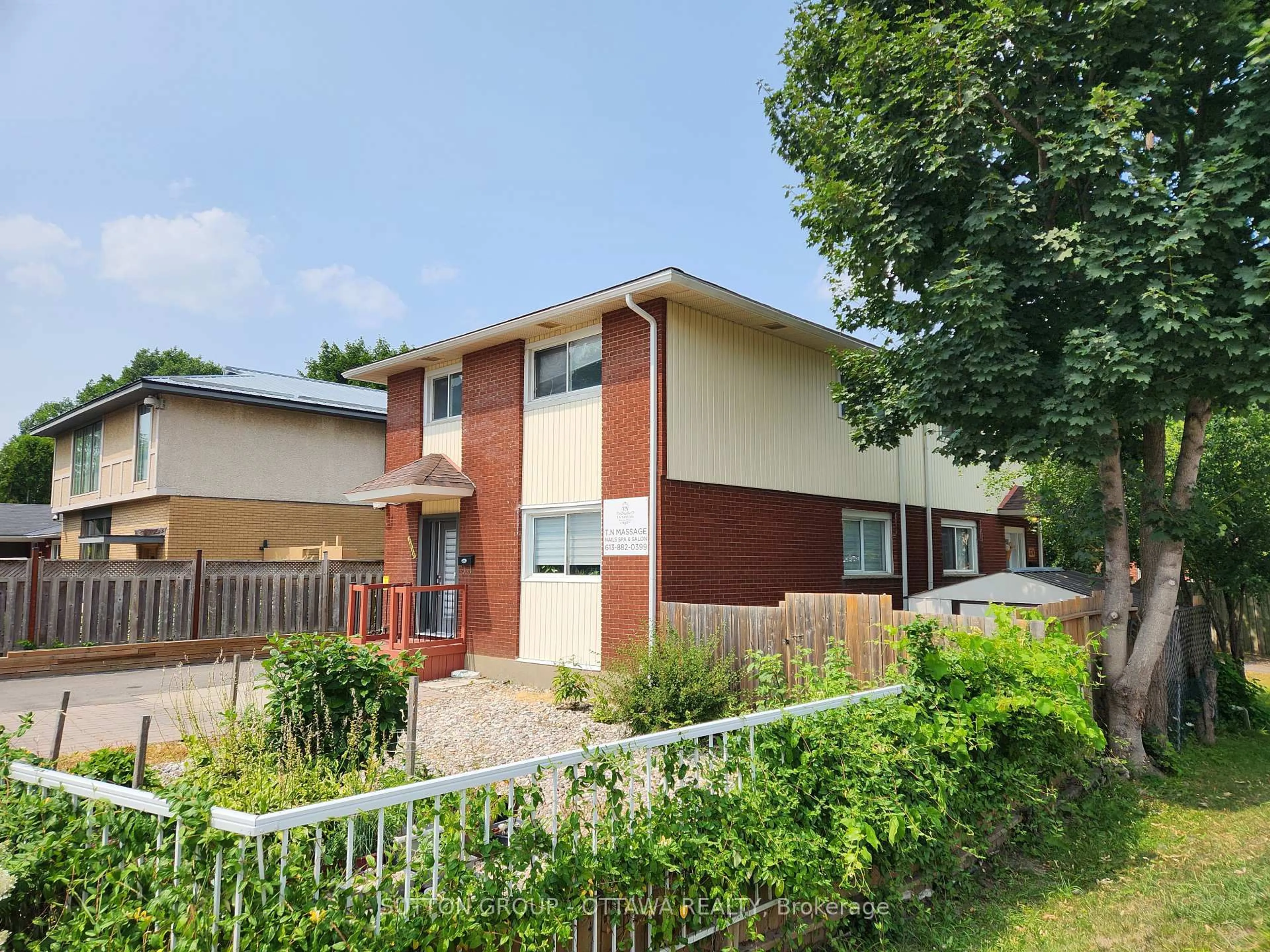 Home with brick exterior material, street for 2675 Marie St, Ottawa Ontario K2B 7E3