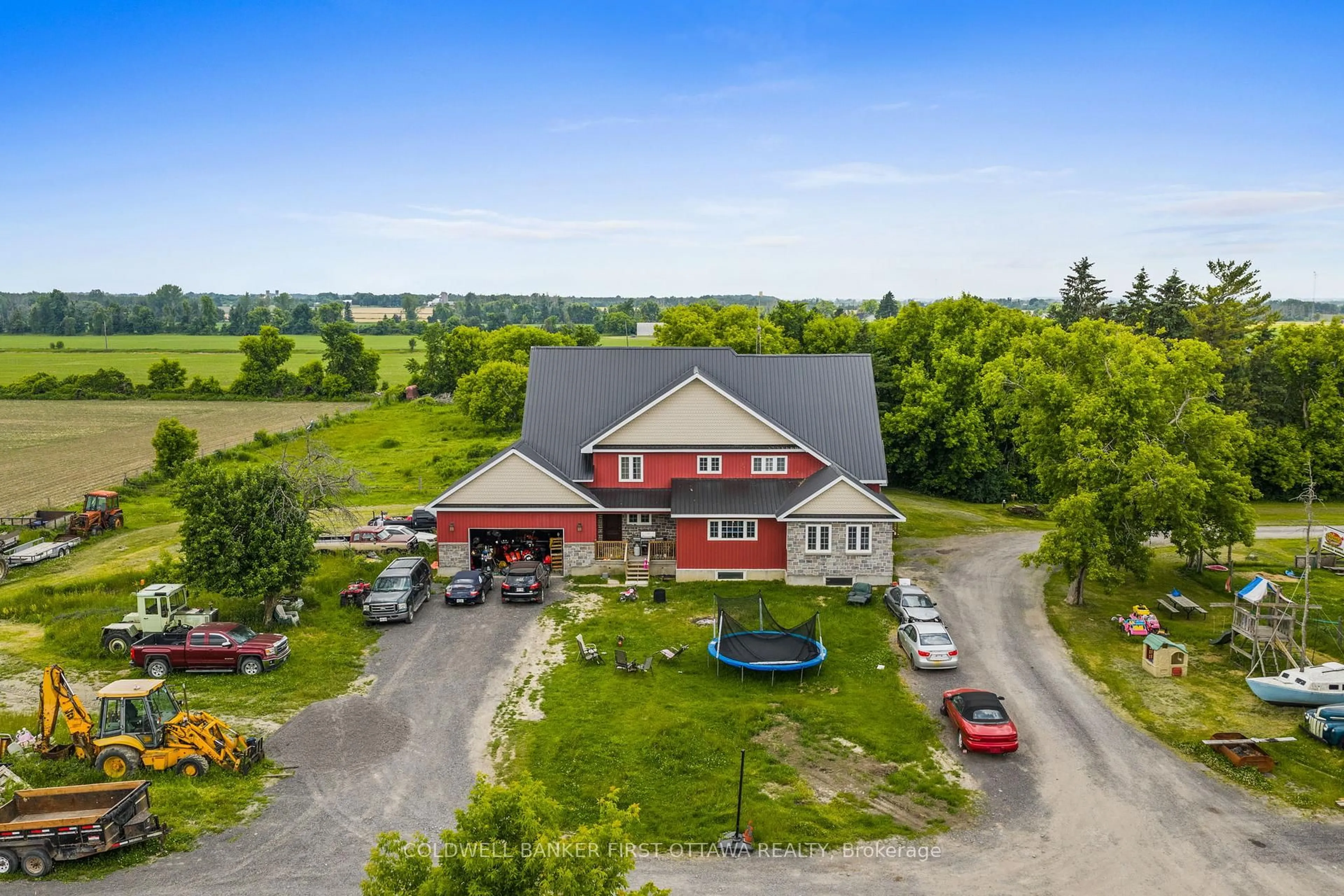 A pic from outside/outdoor area/front of a property/back of a property/a pic from drone, unknown for 14100 Concession 1-2 Rd, North Stormont Ontario K0C 1K0