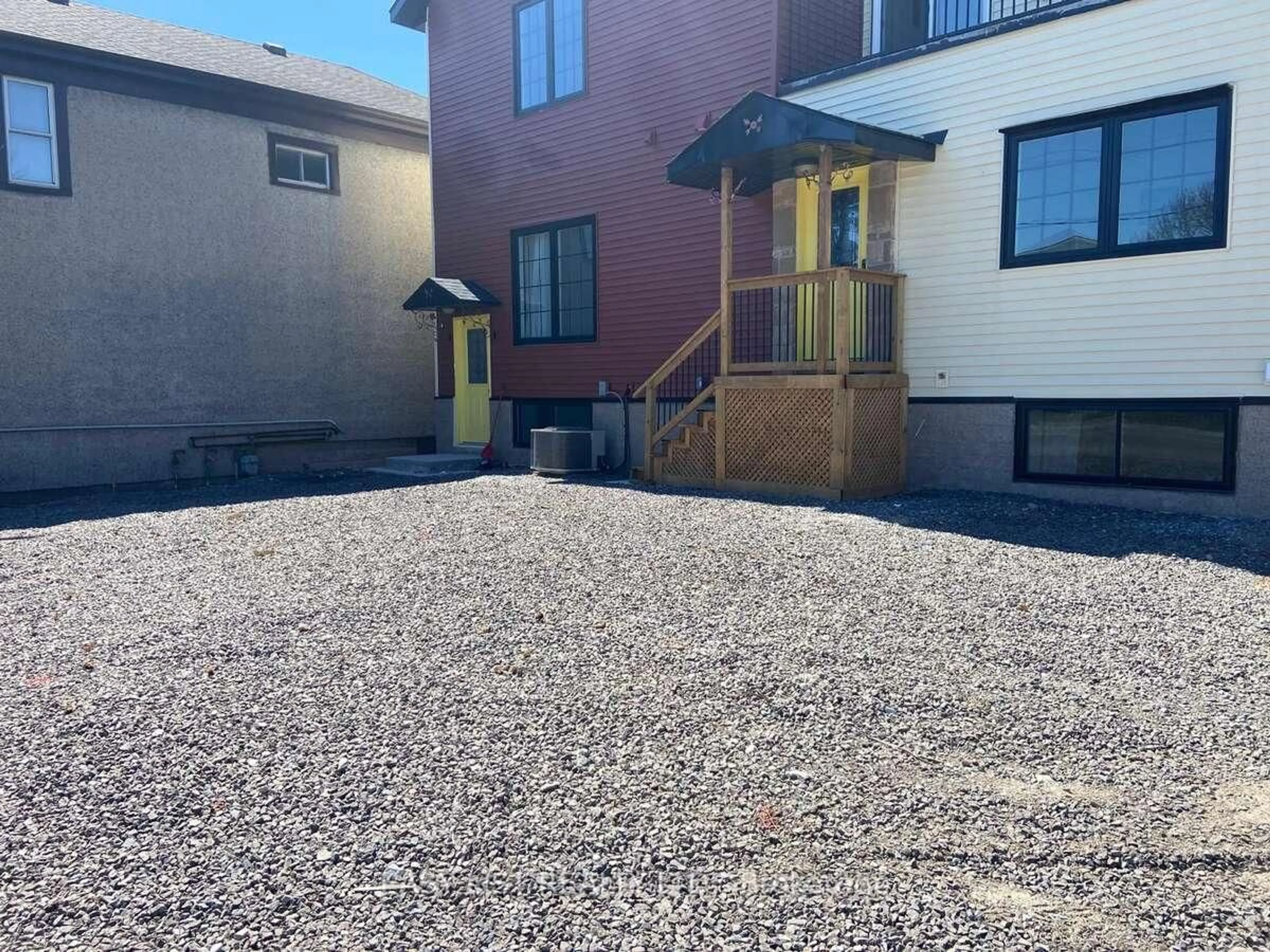 Unknown for 664 King St, Port Colborne Ontario L3K 4H8