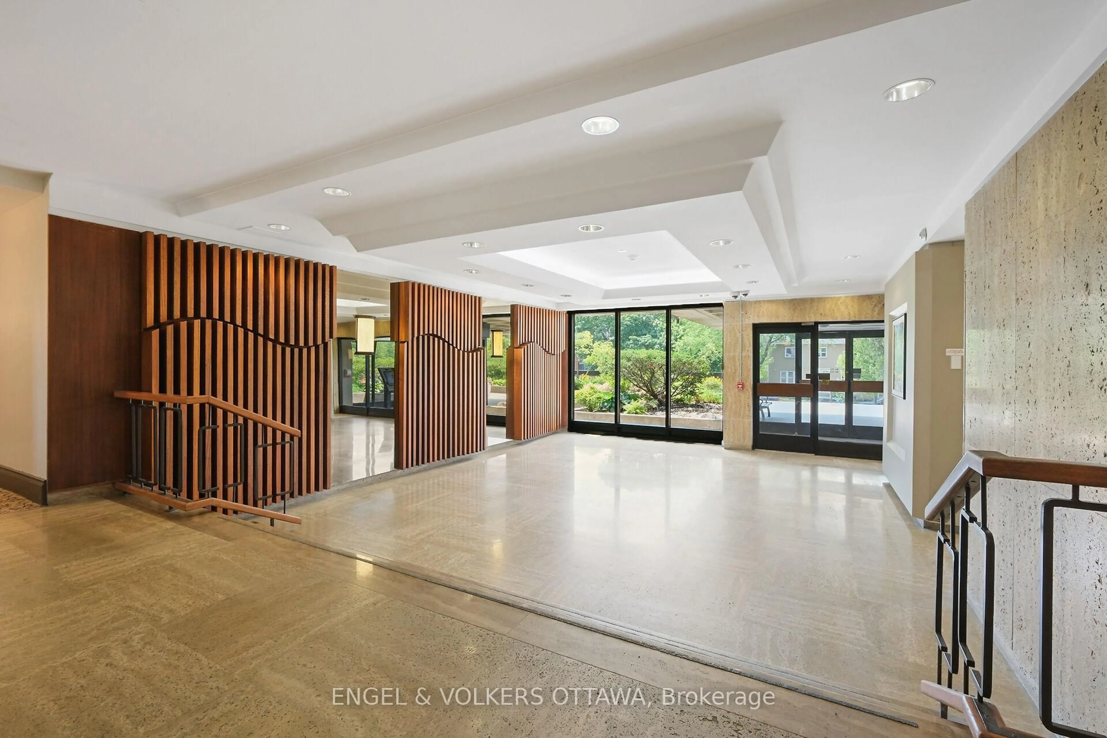 Indoor foyer for 265 Poulin Ave #408, Ottawa Ontario K2B 7Y8