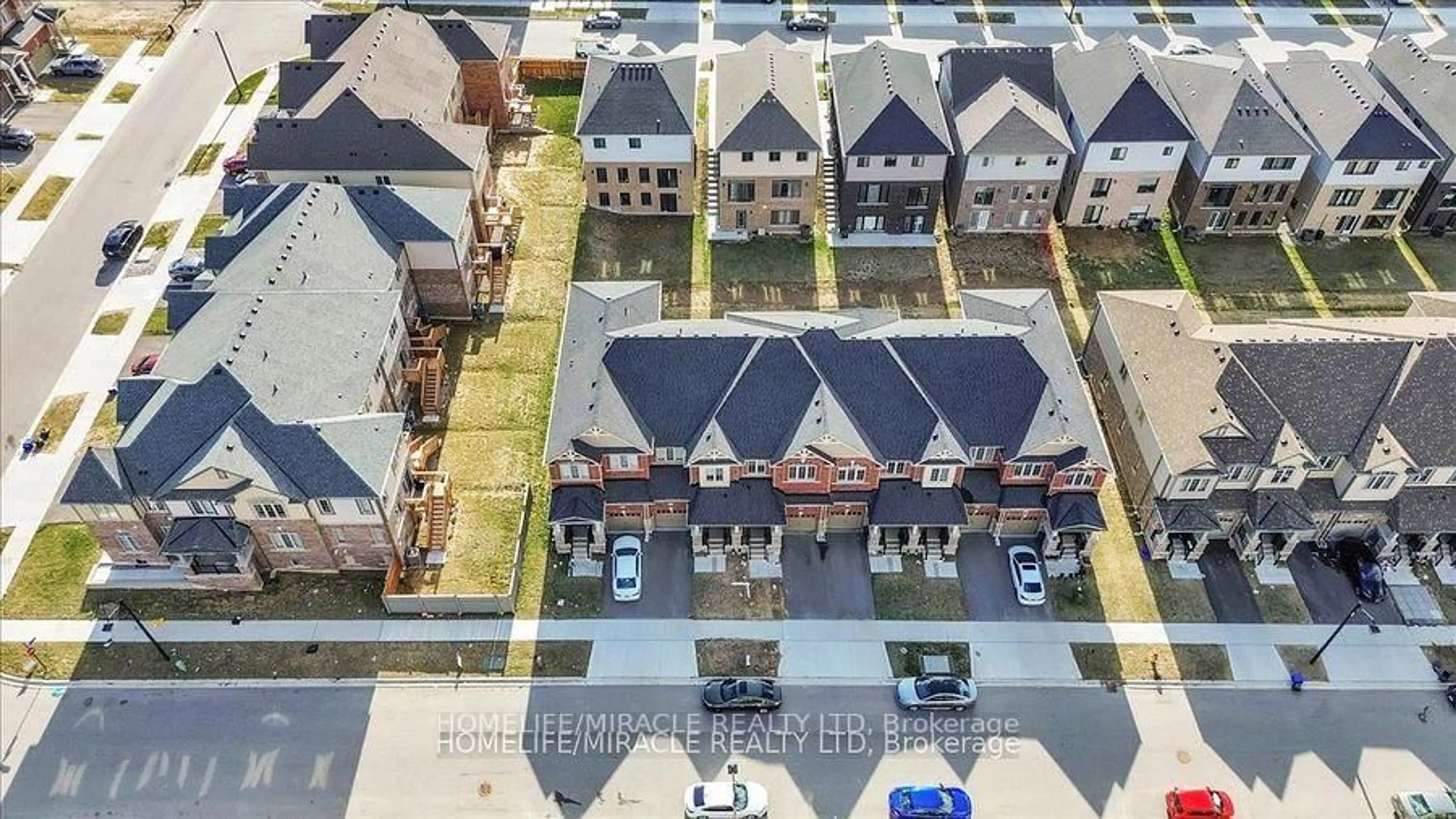 A pic from outside/outdoor area/front of a property/back of a property/a pic from drone, unknown for 88 Grassbourne Ave, Kitchener Ontario N0B 2E0