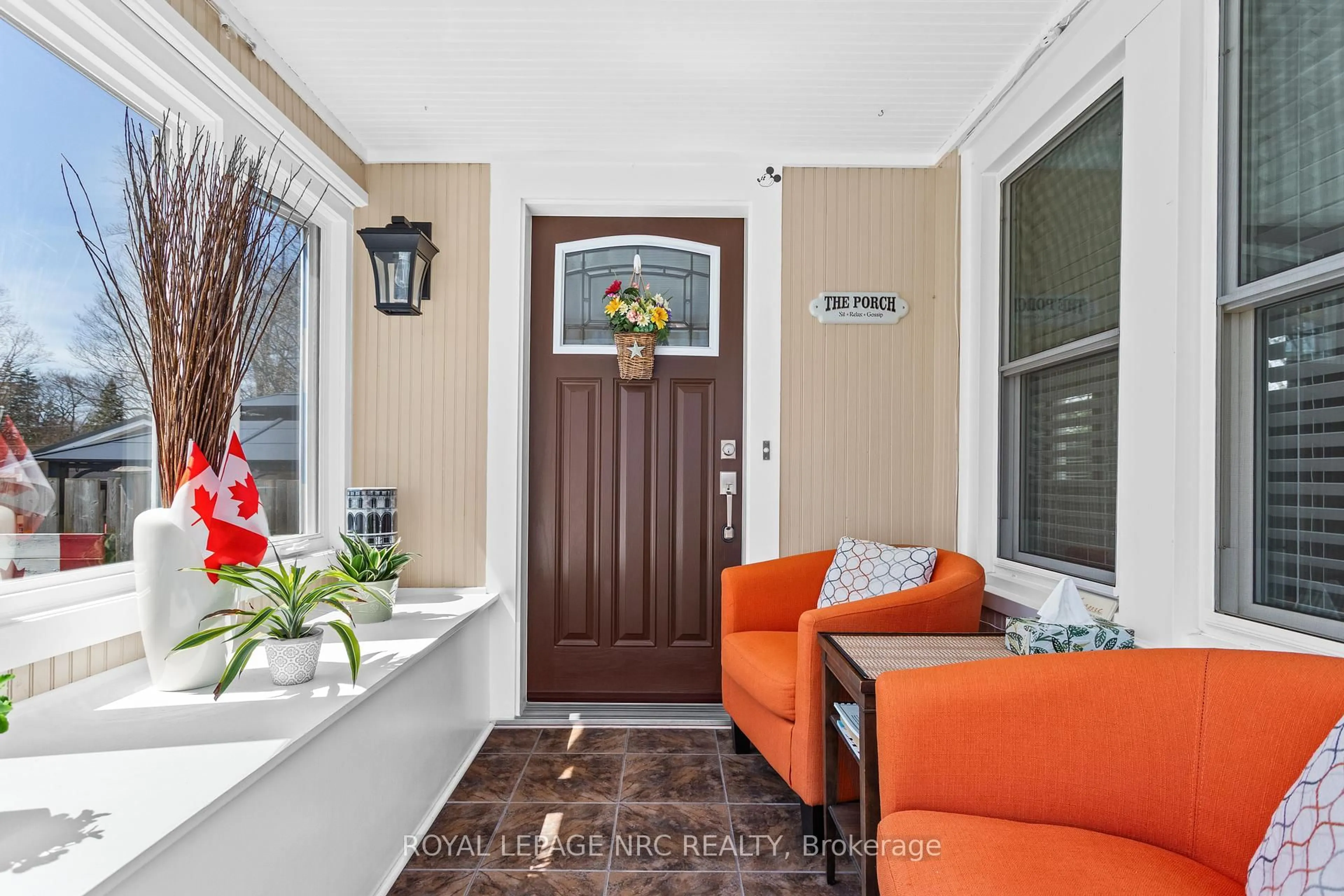 Indoor entryway for 457 North Mill St, Fort Erie Ontario L0S 1N0