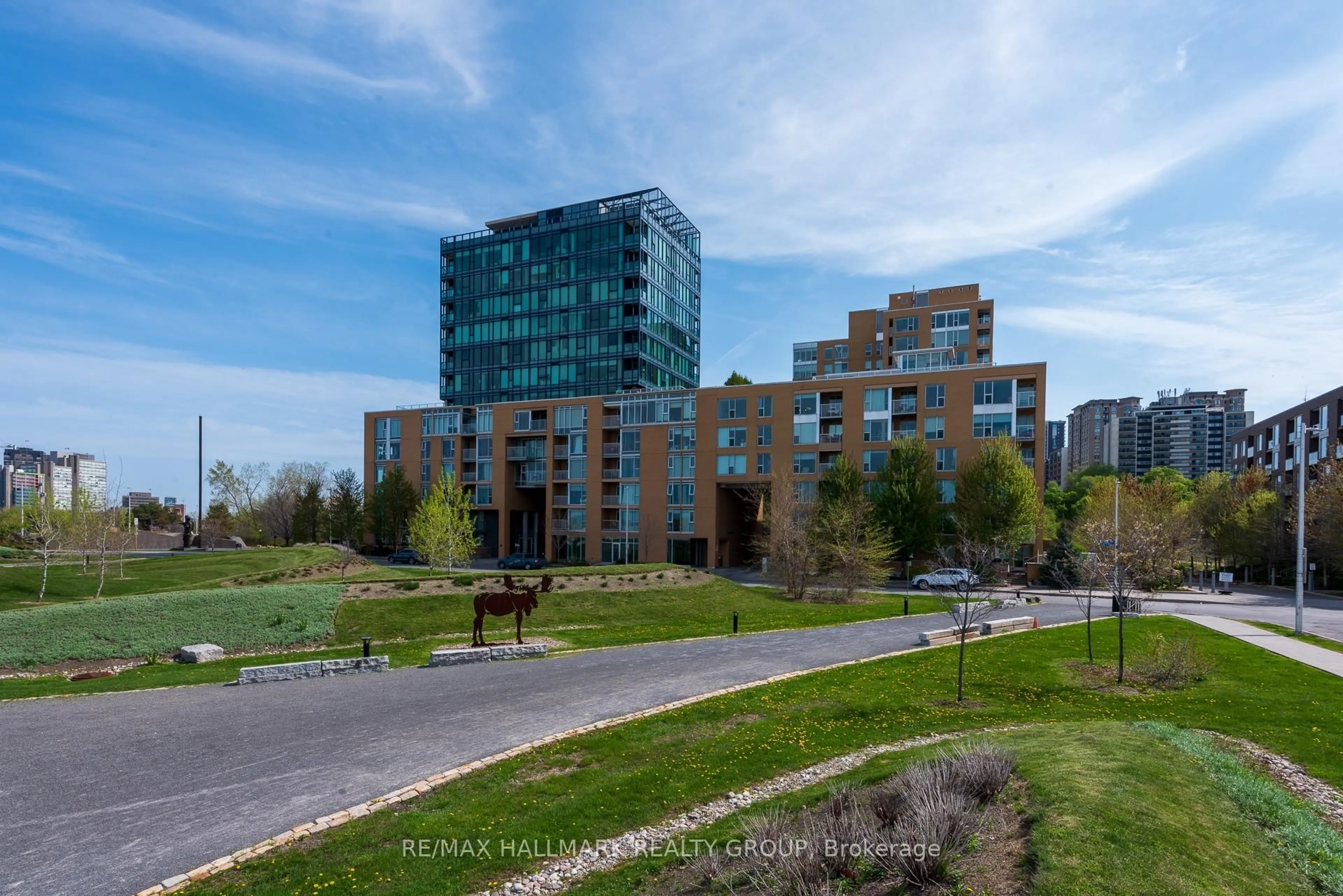 A pic from outside/outdoor area/front of a property/back of a property/a pic from drone, unknown for 200 Lett St #311, Ottawa Ontario K1R 0A7