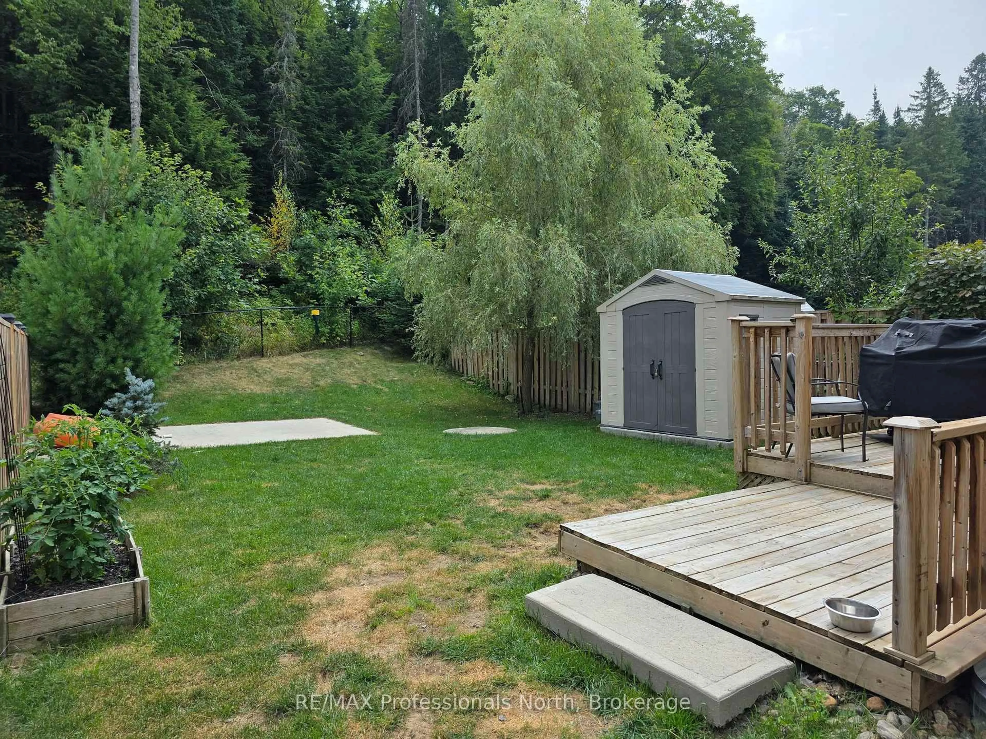 Shed for 8 Spalding Cres, Huntsville Ontario P1H 1C9