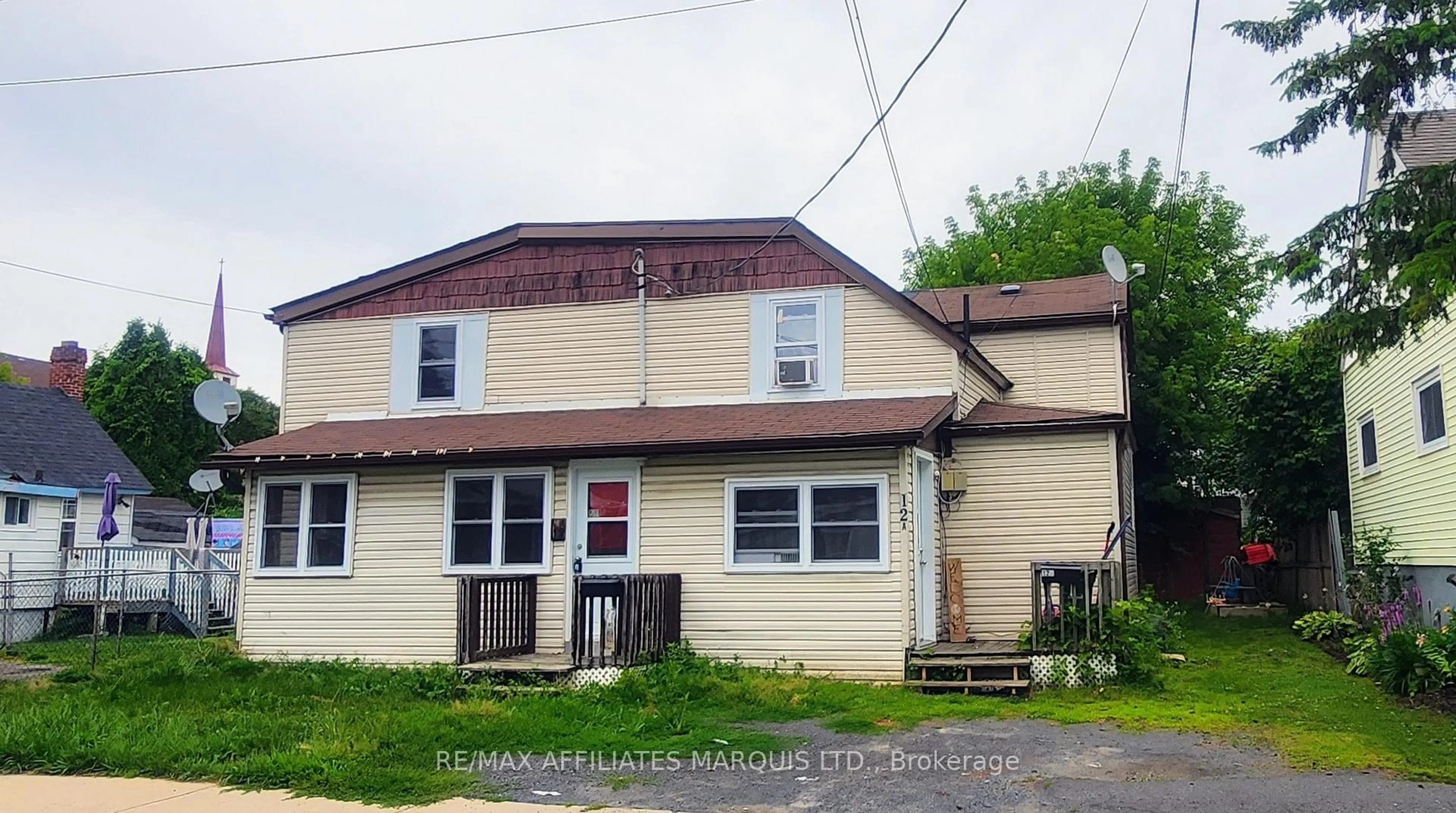 A pic from outside/outdoor area/front of a property/back of a property/a pic from drone, building for 12-12A Cartier Ave, Cornwall Ontario K6J 4B4