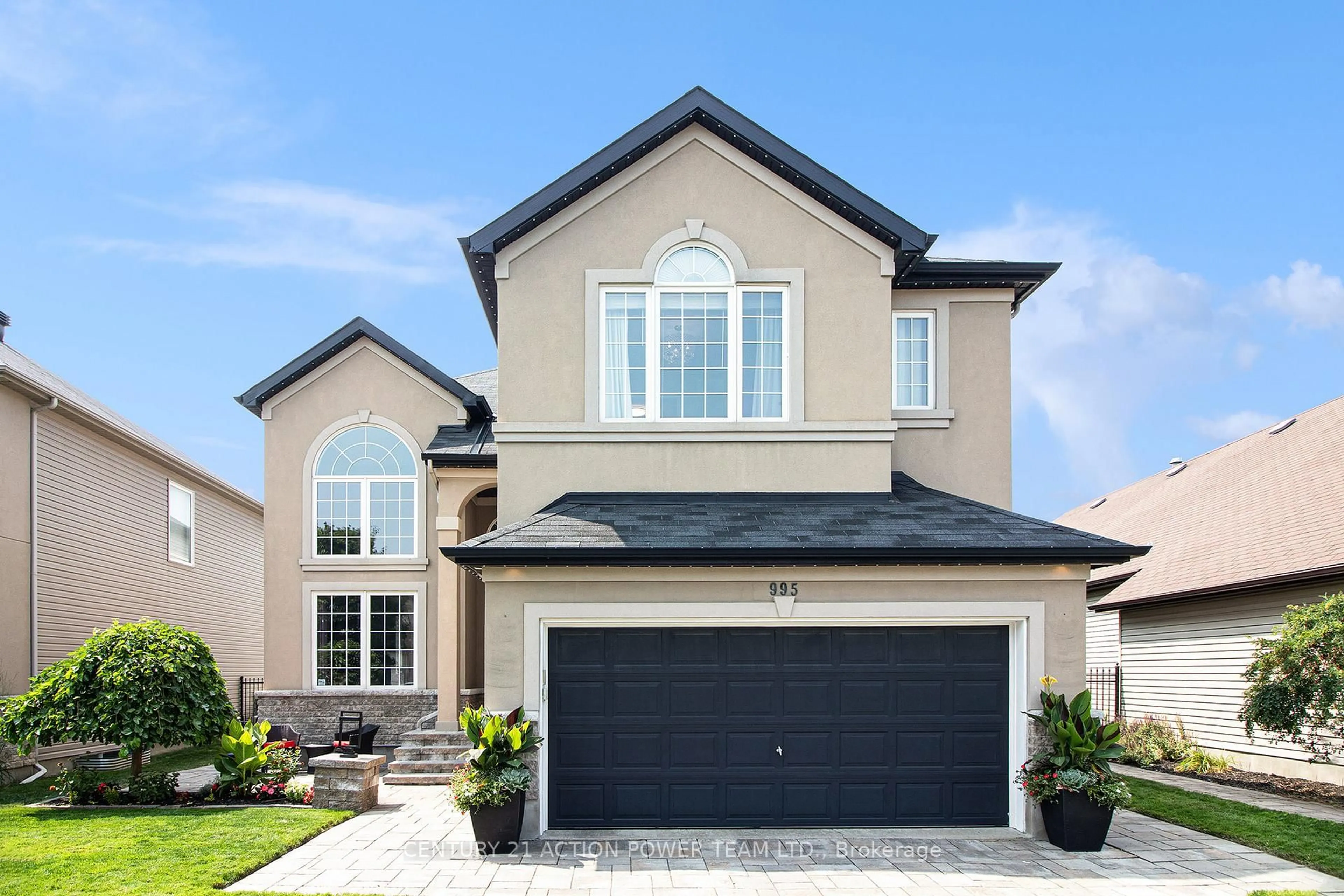 Home with vinyl exterior material, street for 995 FIELDFAIR Way, Ottawa Ontario K4A 0E4