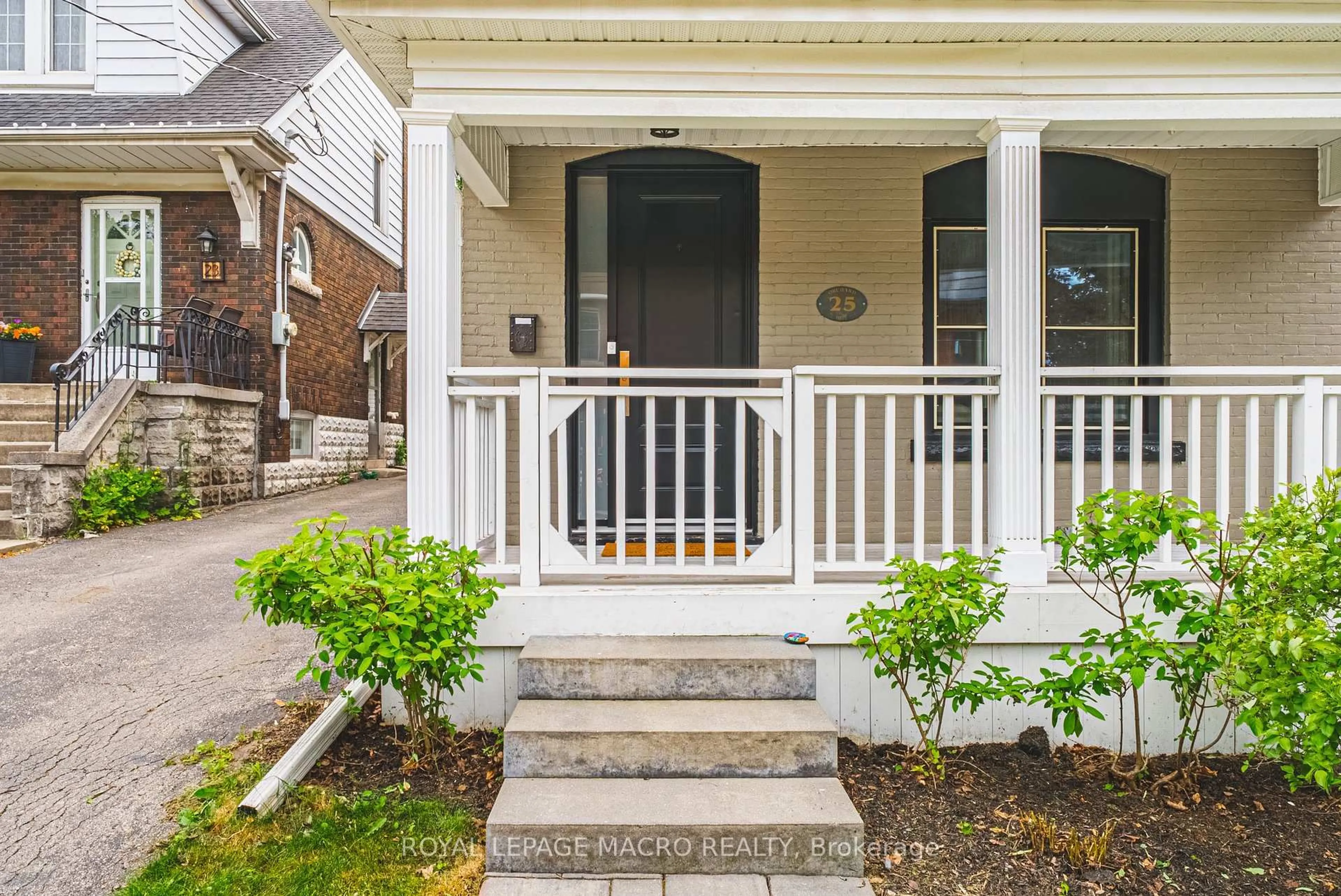 Patio, street for 25 Orchard Hill, Hamilton Ontario L8P 2V6