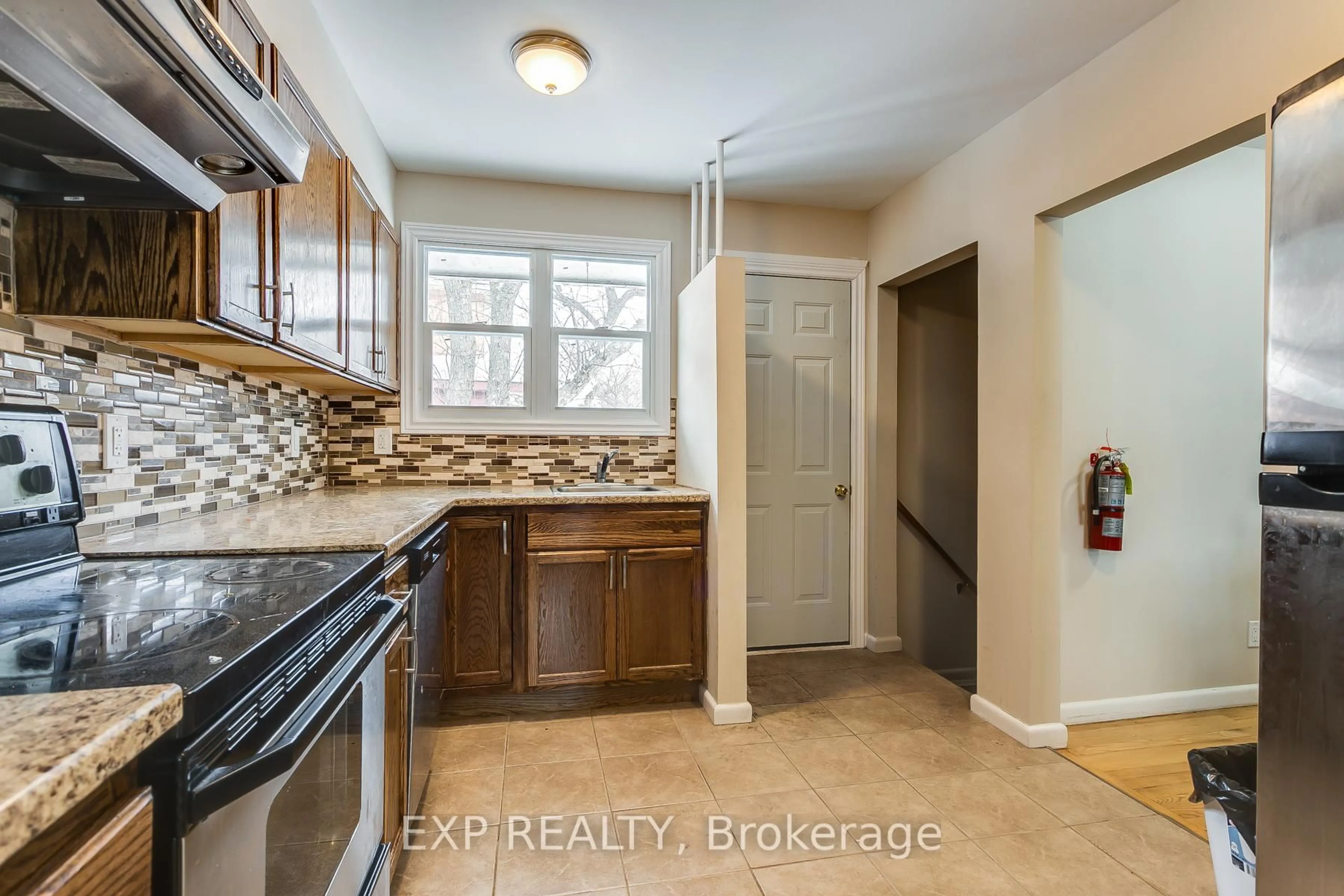 Unknown for 655 Gardenvale Rd, Ottawa Ontario K1K 1E3