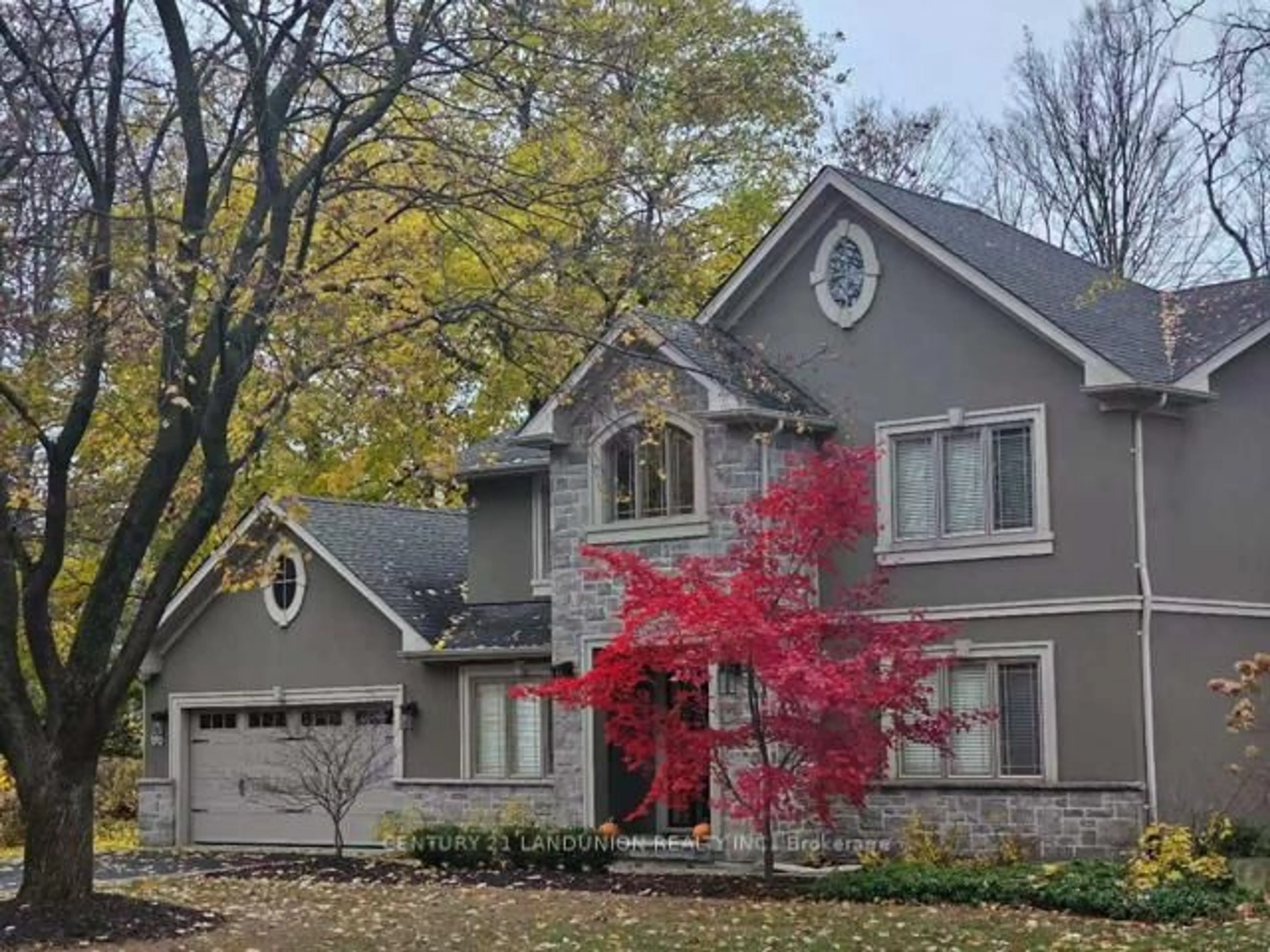 Home with vinyl exterior material, street for 96 Irma Crt, Hamilton Ontario L9G 1K7
