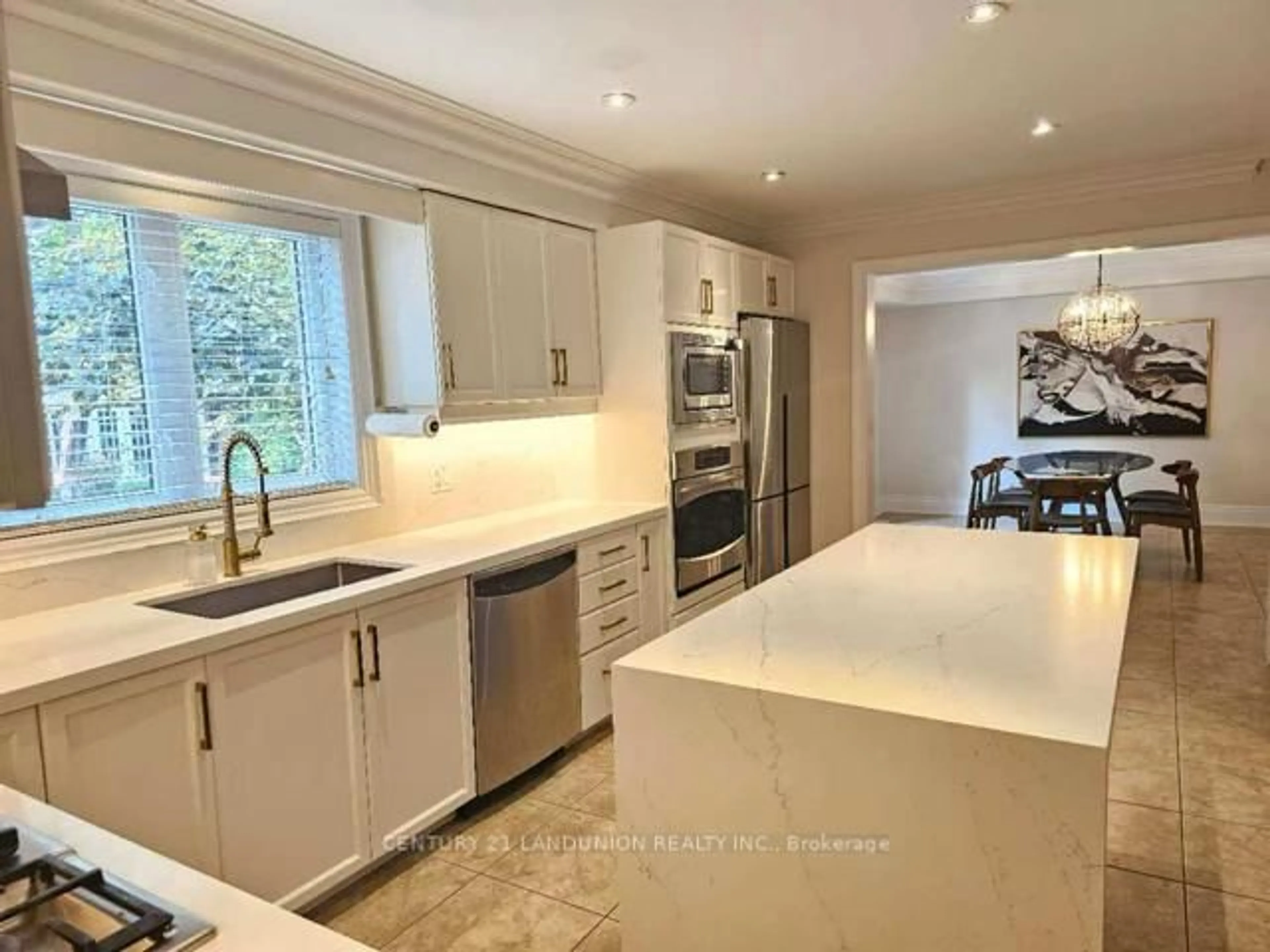 Open concept kitchen, ceramic/tile floor for 96 Irma Crt, Hamilton Ontario L9G 1K7