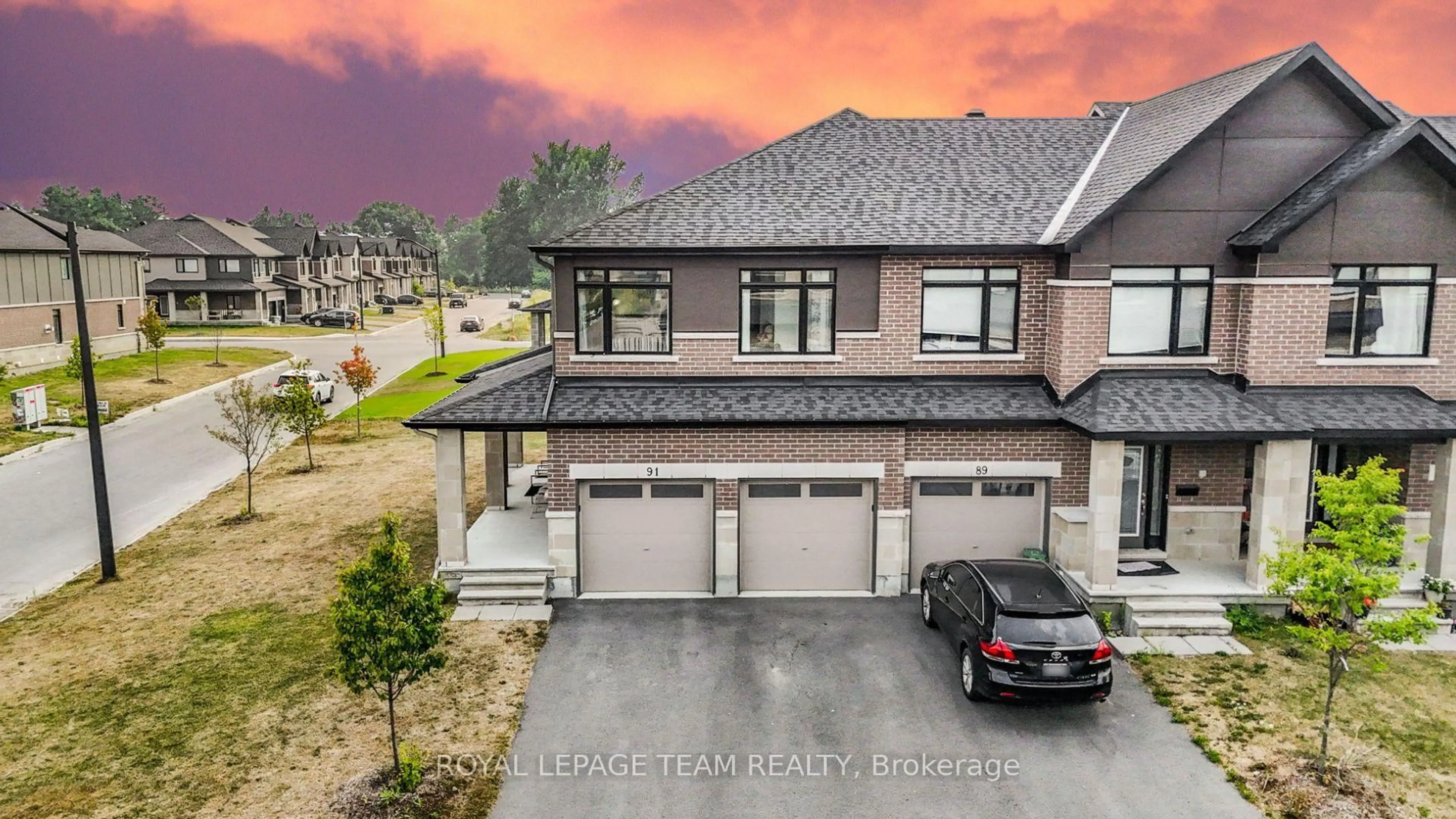 A pic from outside/outdoor area/front of a property/back of a property/a pic from drone, street for 91 Heirloom St, Ottawa Ontario K4M 0L2