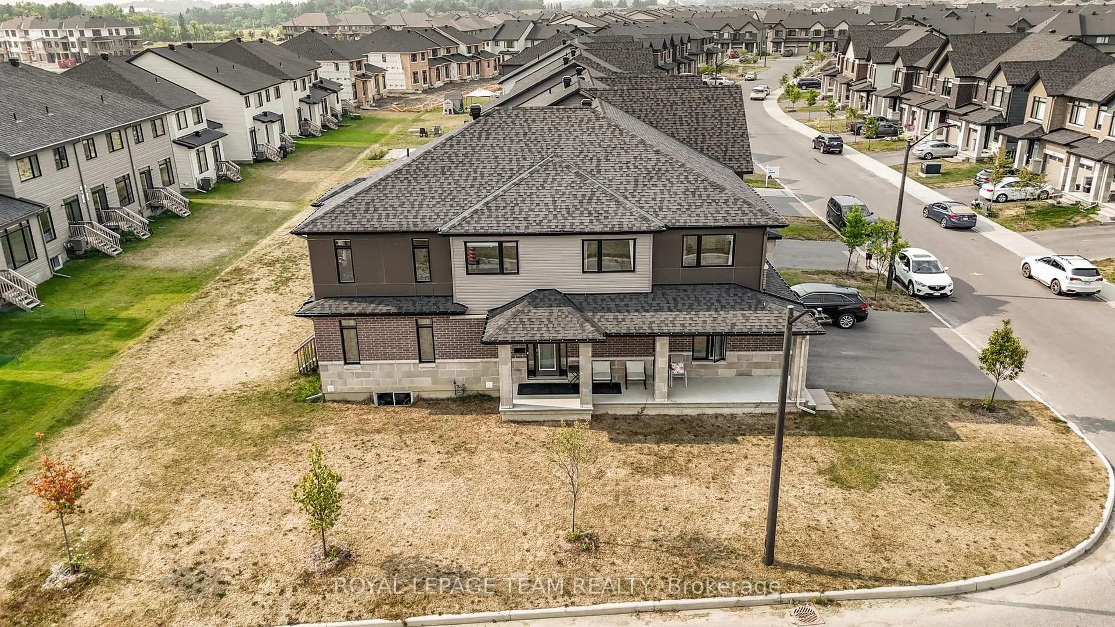 A pic from outside/outdoor area/front of a property/back of a property/a pic from drone, street for 91 Heirloom St, Ottawa Ontario K4M 0L2