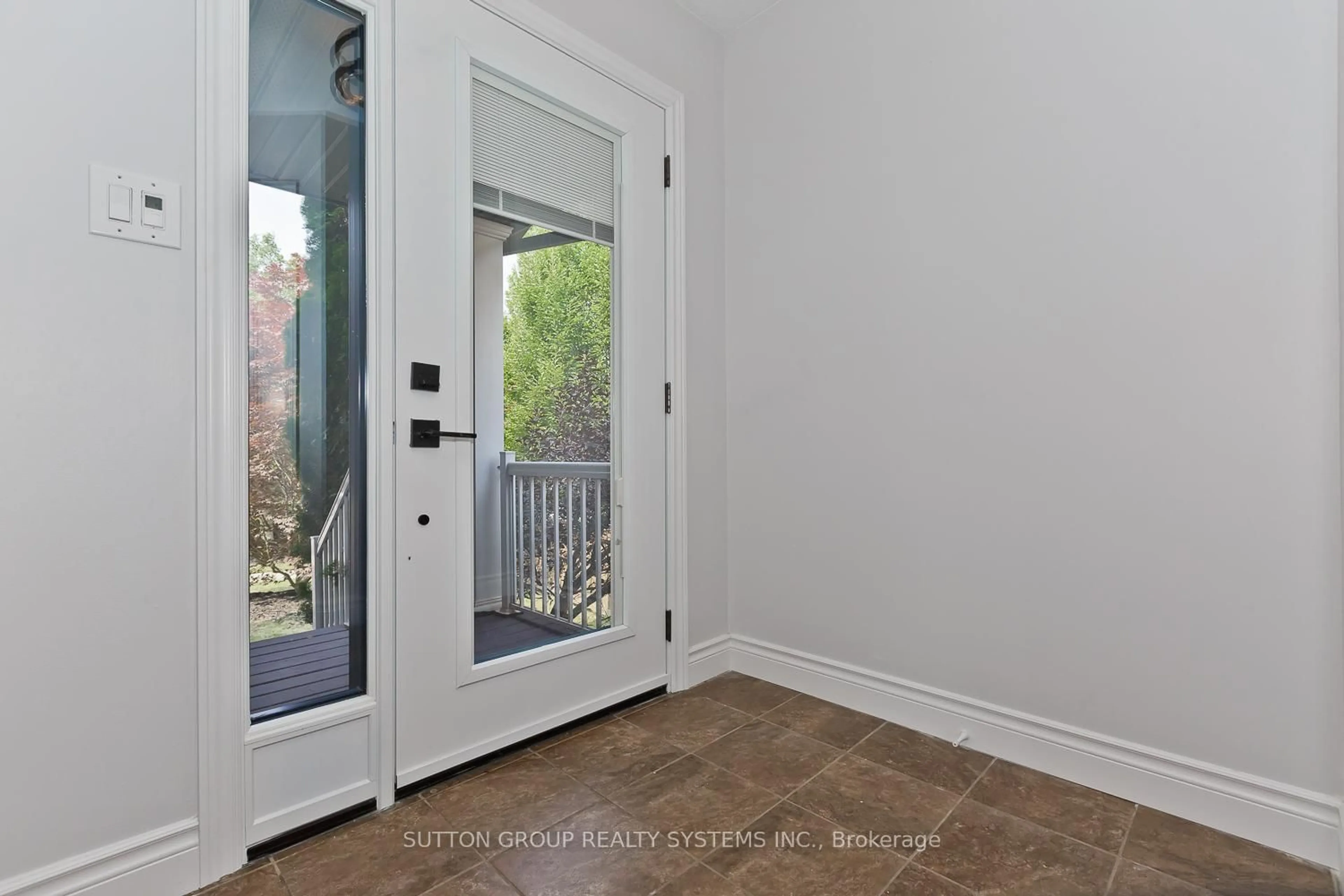 Indoor entryway for 191 Mcguiness Dr, Brant Ontario N3T 0B5
