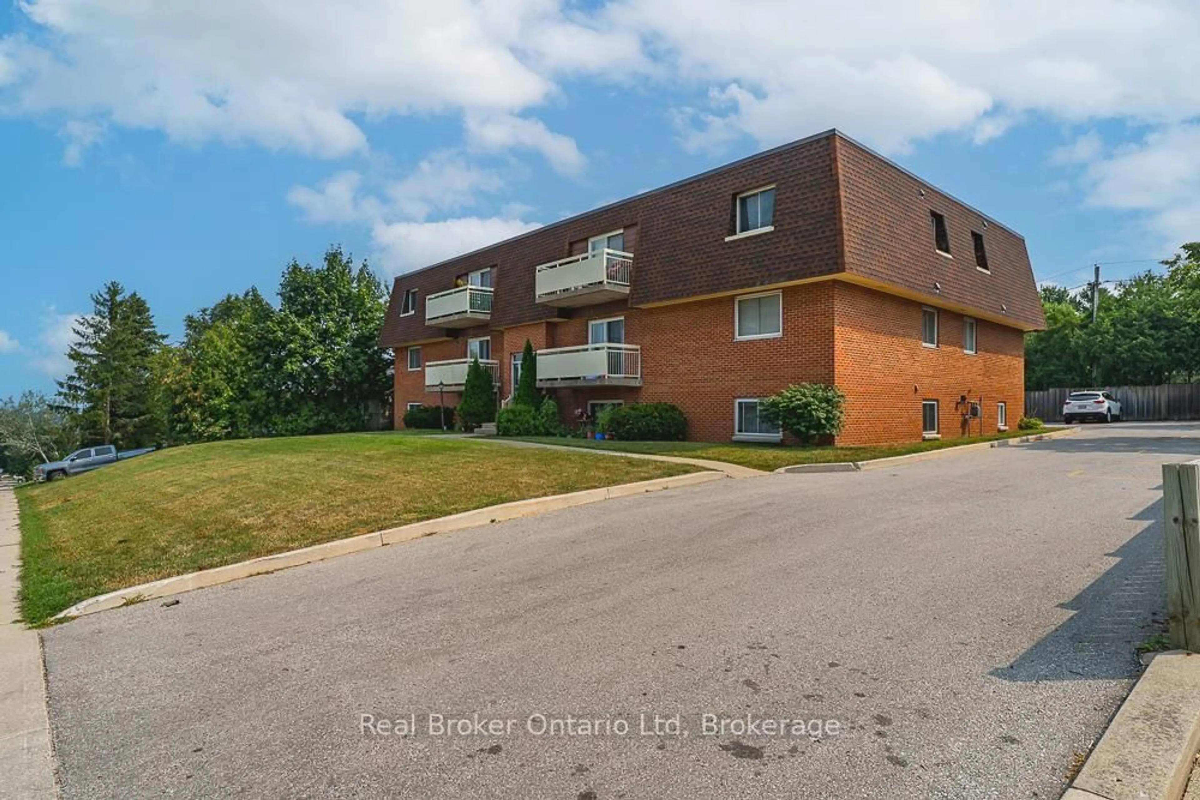Unknown for 925 10th Ave #202, Owen Sound Ontario N4K 3H8