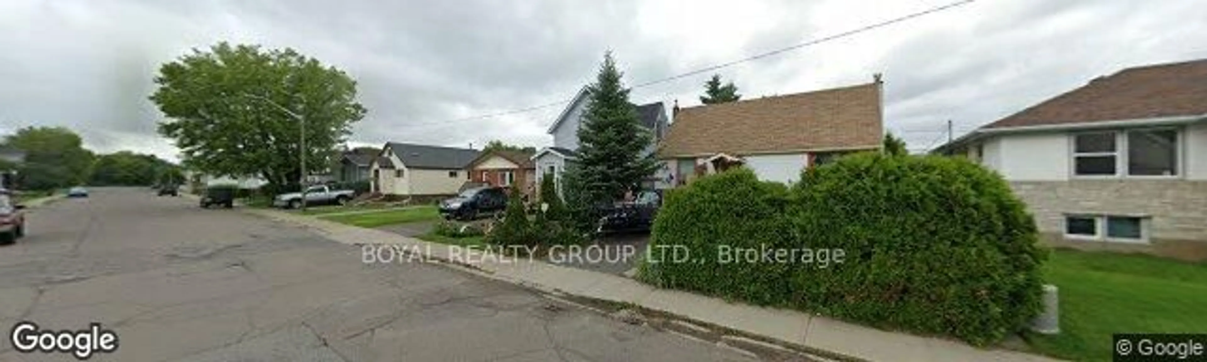 Blurry image for 629 Harold St, Thunder Bay Ontario P7C 4E4