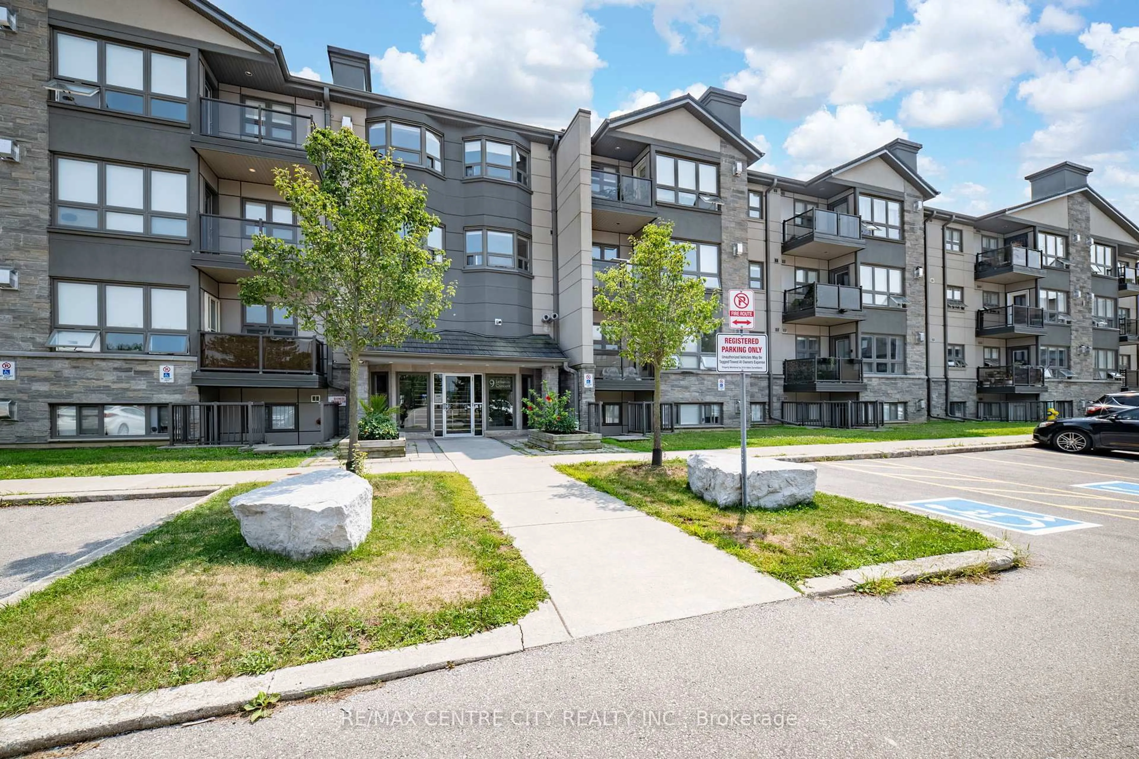 Patio, unknown for 9 Jacksway Cres #202, London North Ontario N5X 3T7