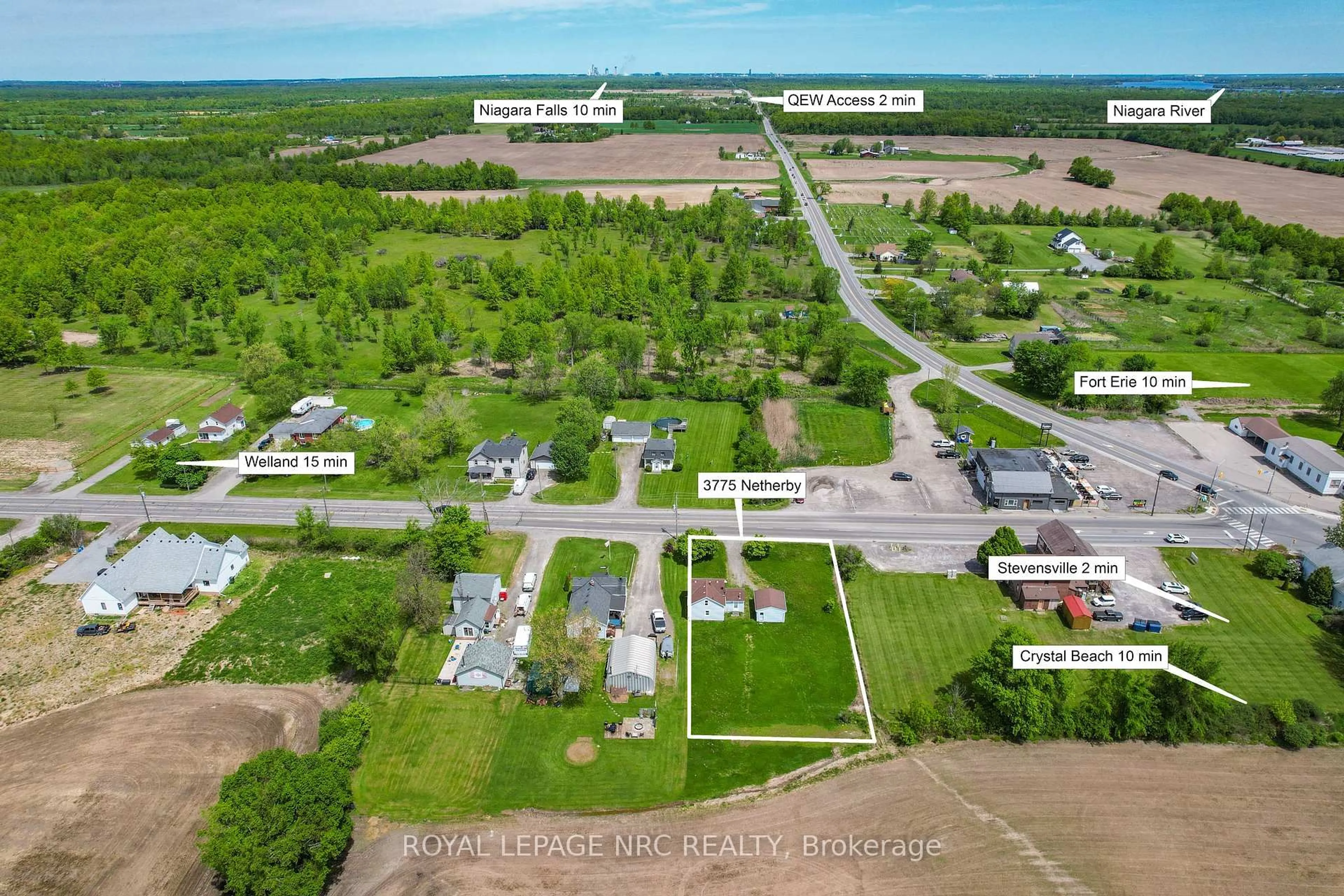 A pic from outside/outdoor area/front of a property/back of a property/a pic from drone, street for 3775 NETHERBY Rd, Fort Erie Ontario L0S 1S0