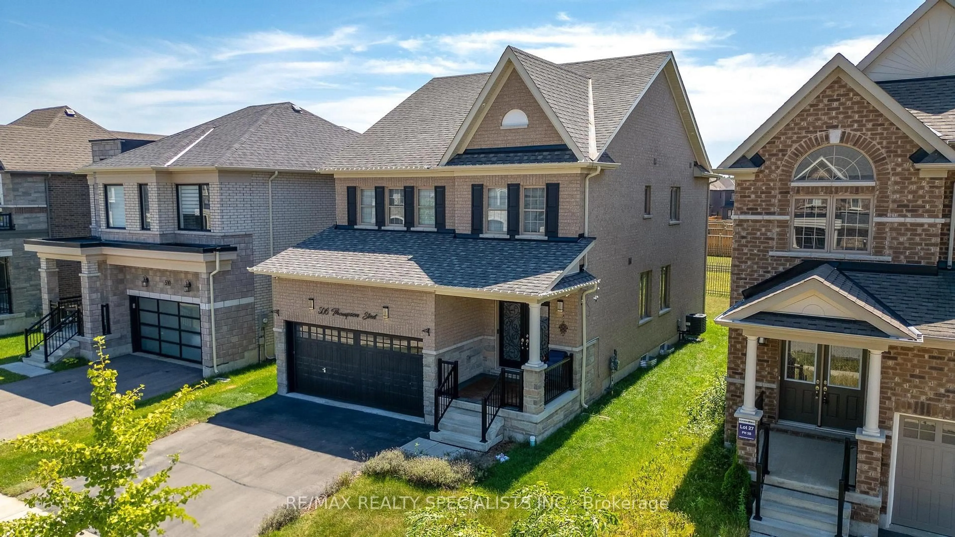 A pic from outside/outdoor area/front of a property/back of a property/a pic from drone, street for 506 Thompson St, Woodstock Ontario N4T 0L5