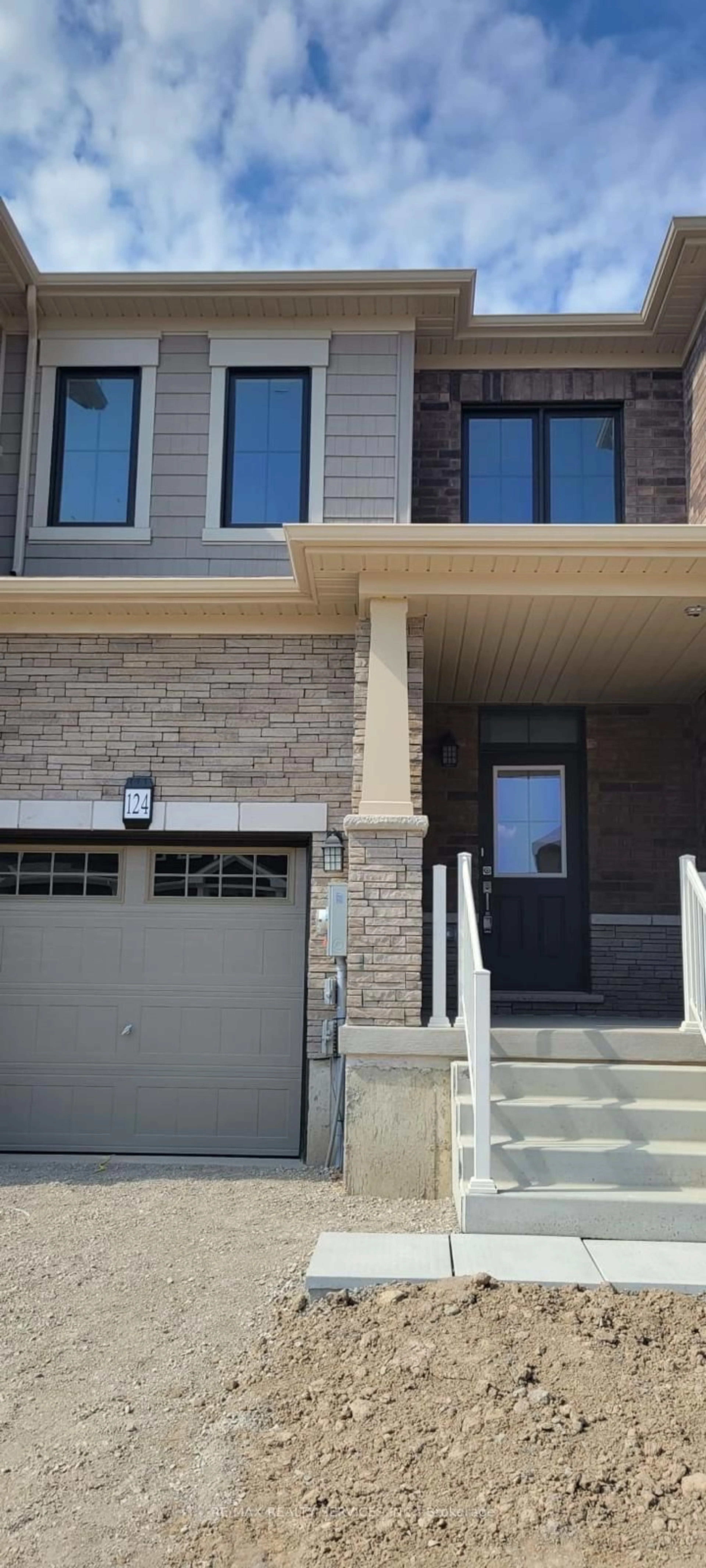 Home with brick exterior material, street for 124 Granville Cres, Haldimand Ontario N3W 0J7