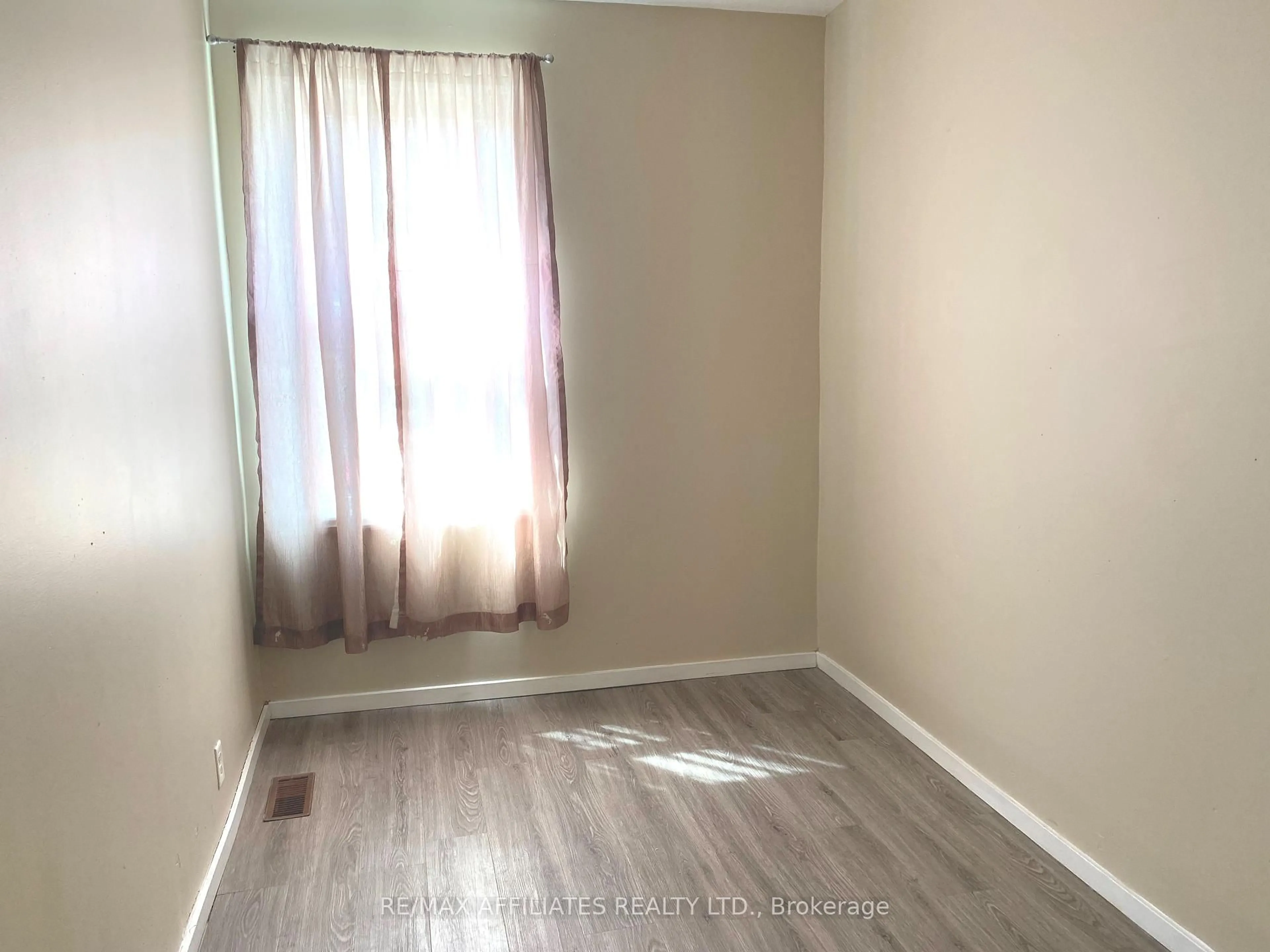 A pic of a room for 27-29 Market St #27A, 27B, 29A, 29B, Smiths Falls Ontario K7A 2E5